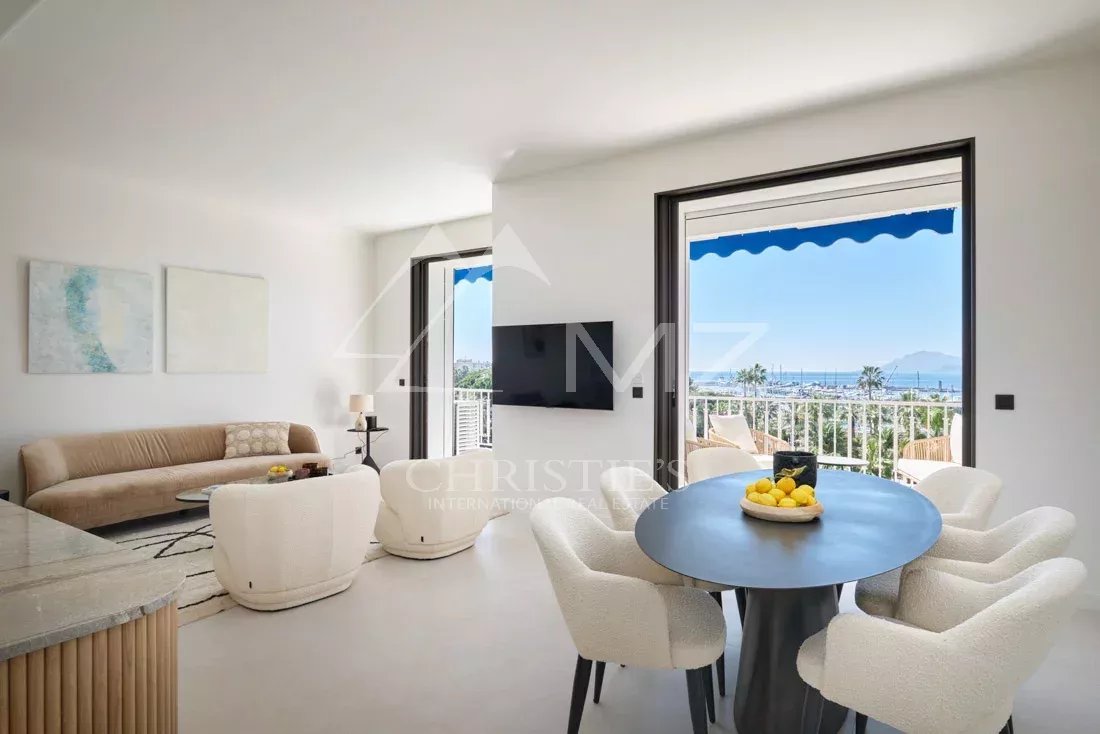 CANNES LA CROISETTE SPLENDIDE APPARTEMENT RENOVE 3 CHAMBRES VUE MER