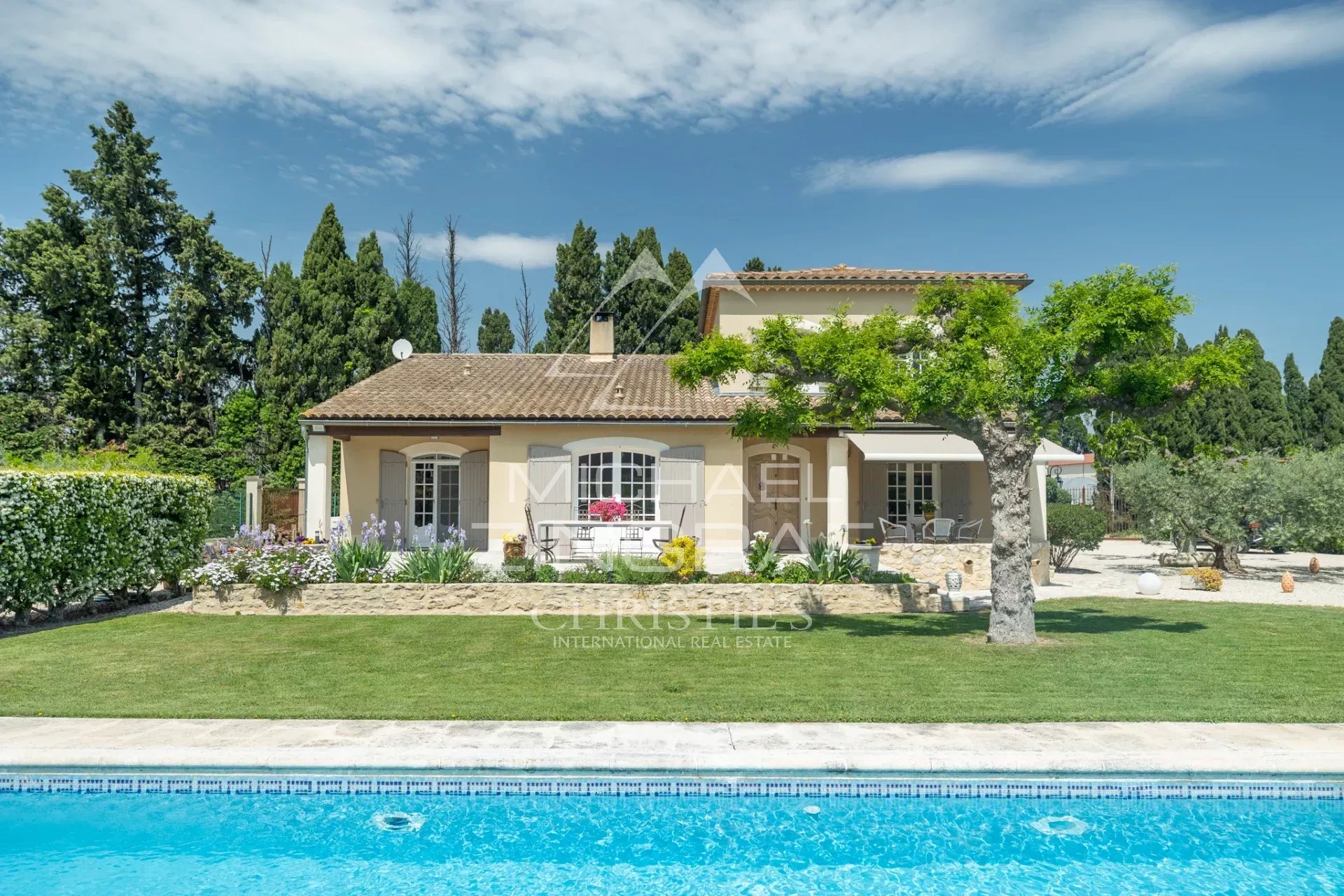 Provencal Villa near Saint-Rémy-de-Provence