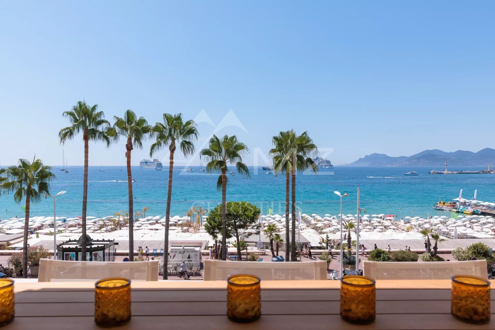 Cannes - Croisette - Somptueux appartement vue mer
