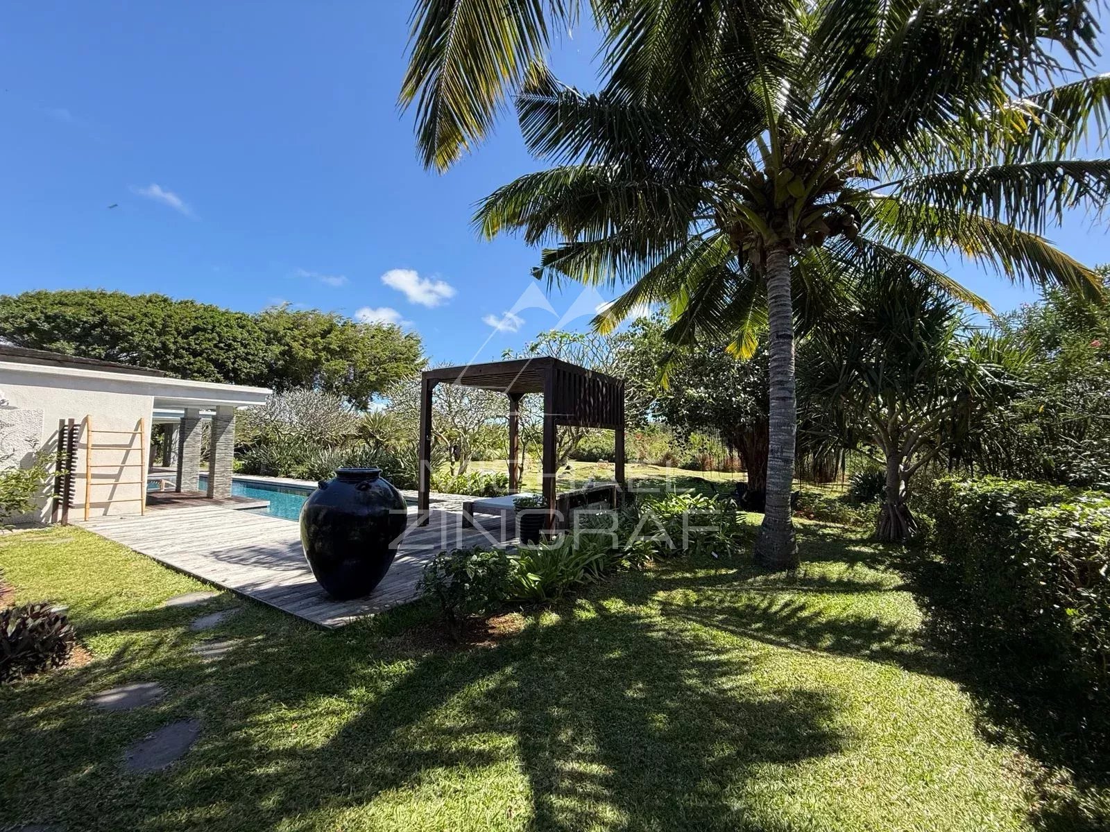 Villa d’Exception au Bord d’un Barachois à Calodyne
