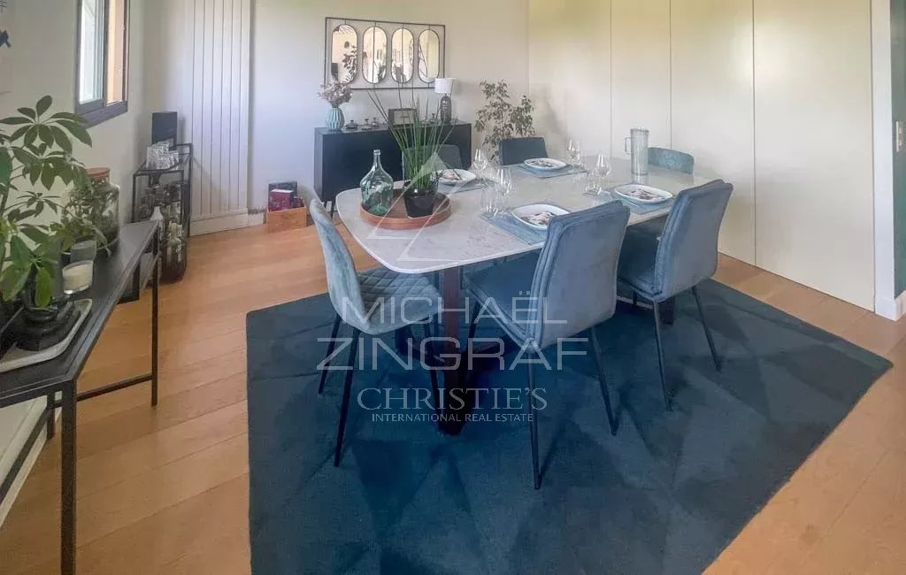 Dernier Étage Antibes – Appartement 4 Pièces avec Vue d’Exception et Prestations de Luxe