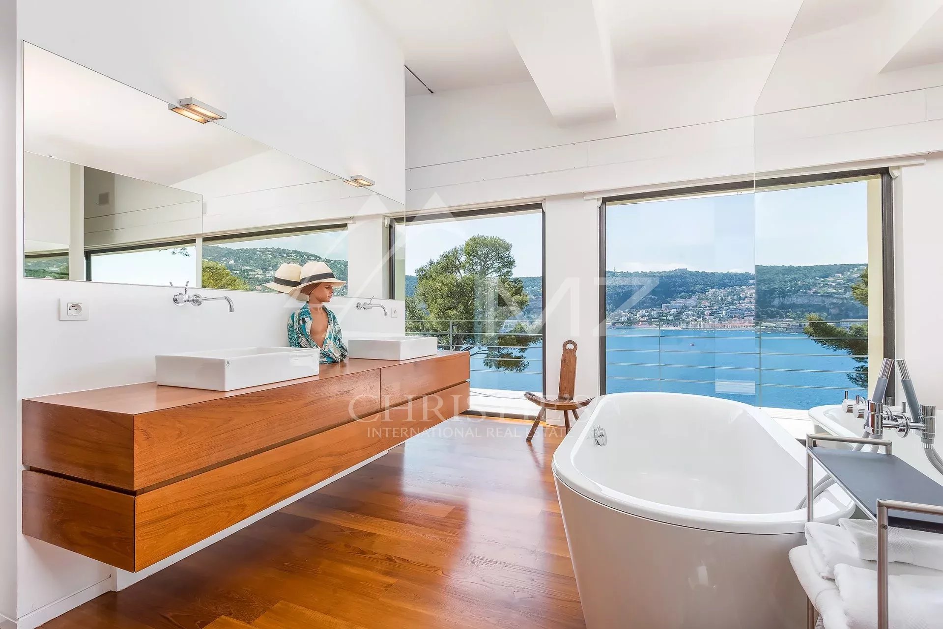 Saint-Jean Cap Ferrat - Sea front modern villa