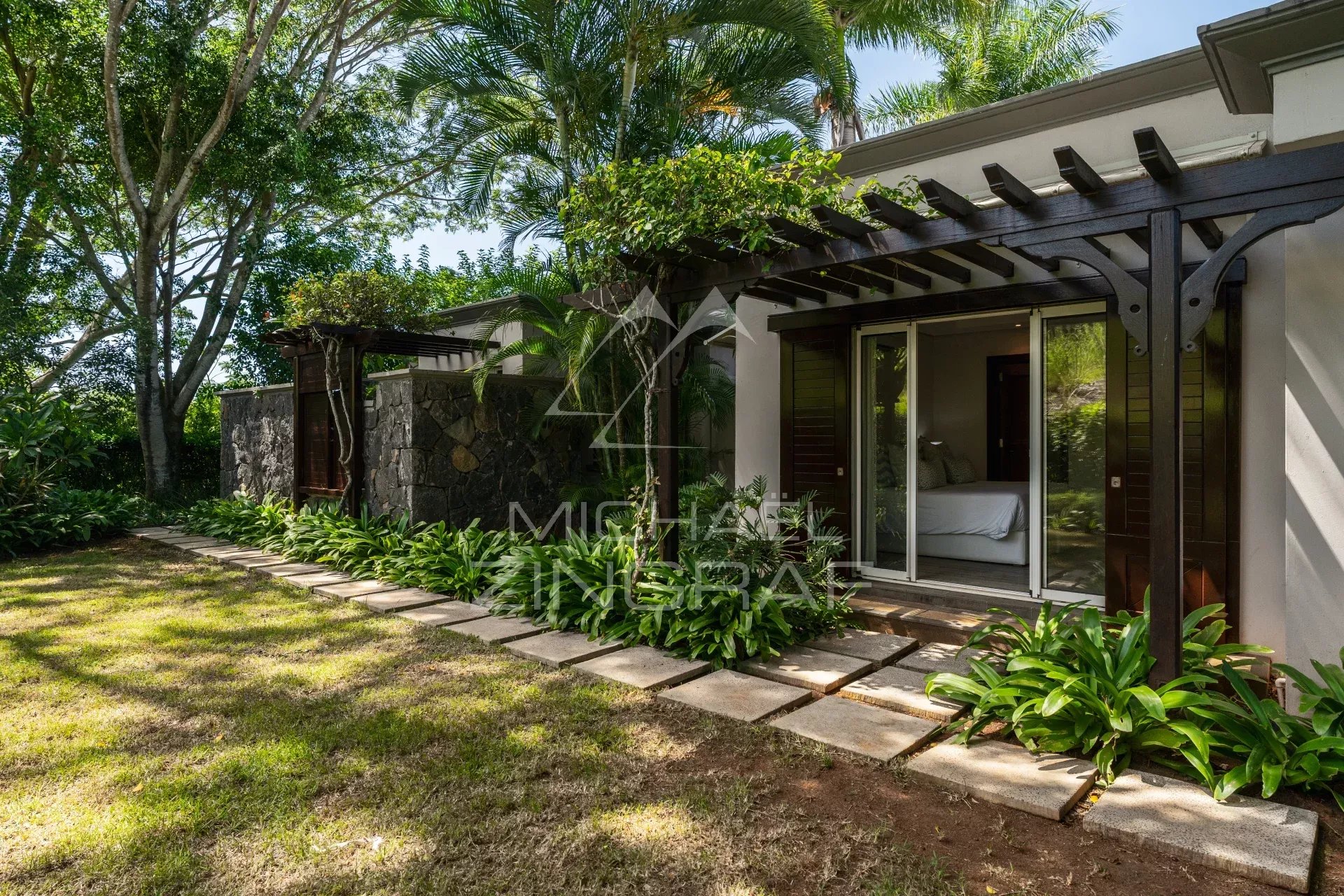 Villa d’exception avec vue panoramique sur l’océan à Valriche