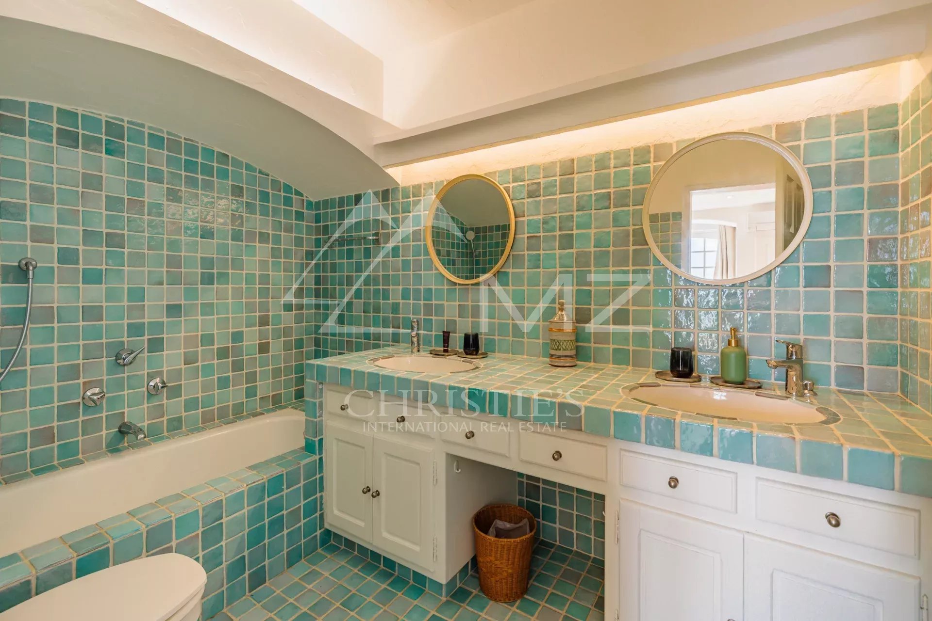 Außergewöhnlich: wunderschöne und authentische Villa mit Charakter und herrlichem Blick auf den Golf von Saint-Tropez