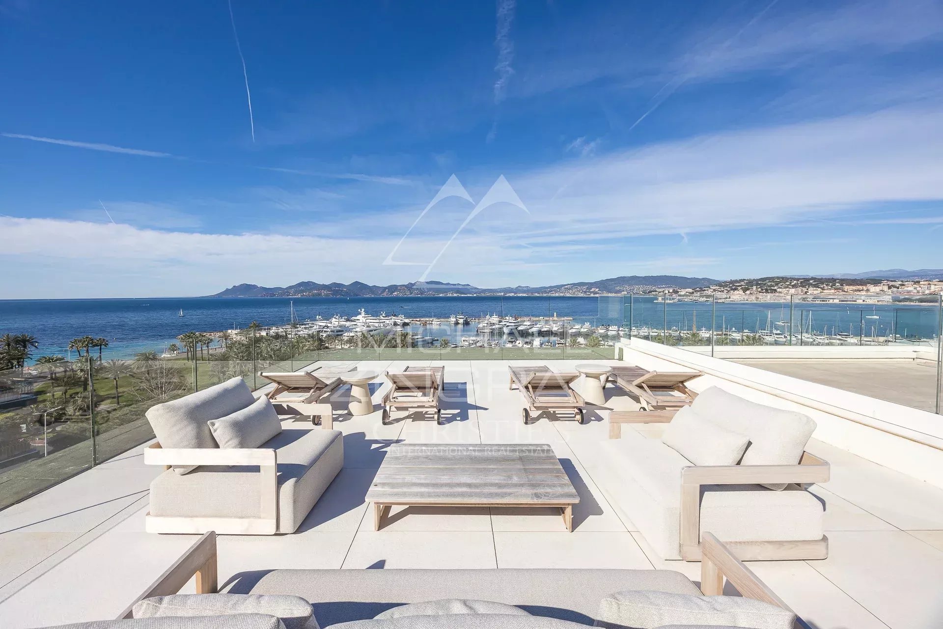 Cannes – Croisette – Außergewöhnliches Penthouse mit Dachterrasse und Panoramablick auf das Meer
