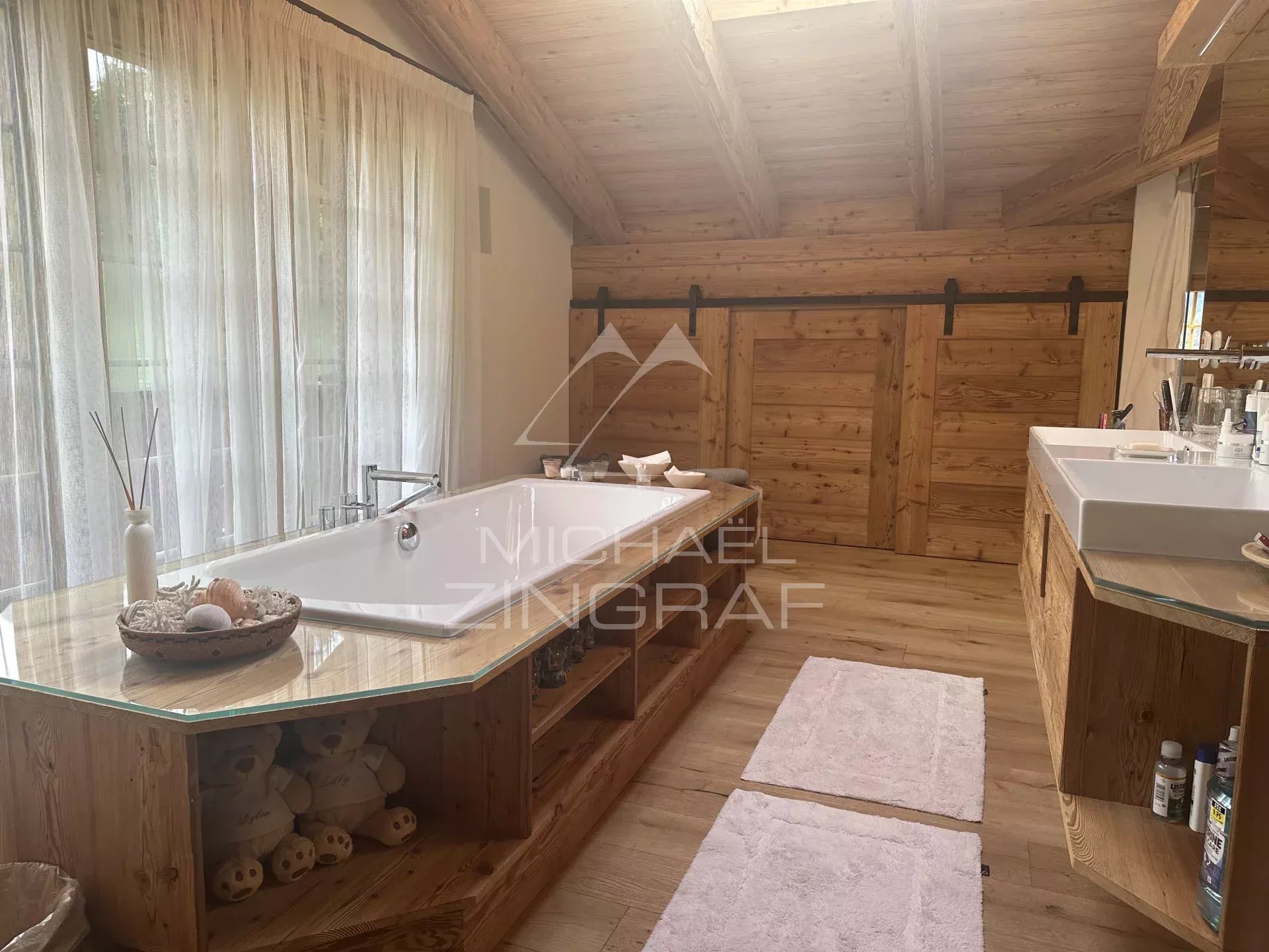 Superbe chalet contemporain à proximité du centre de Gstaad