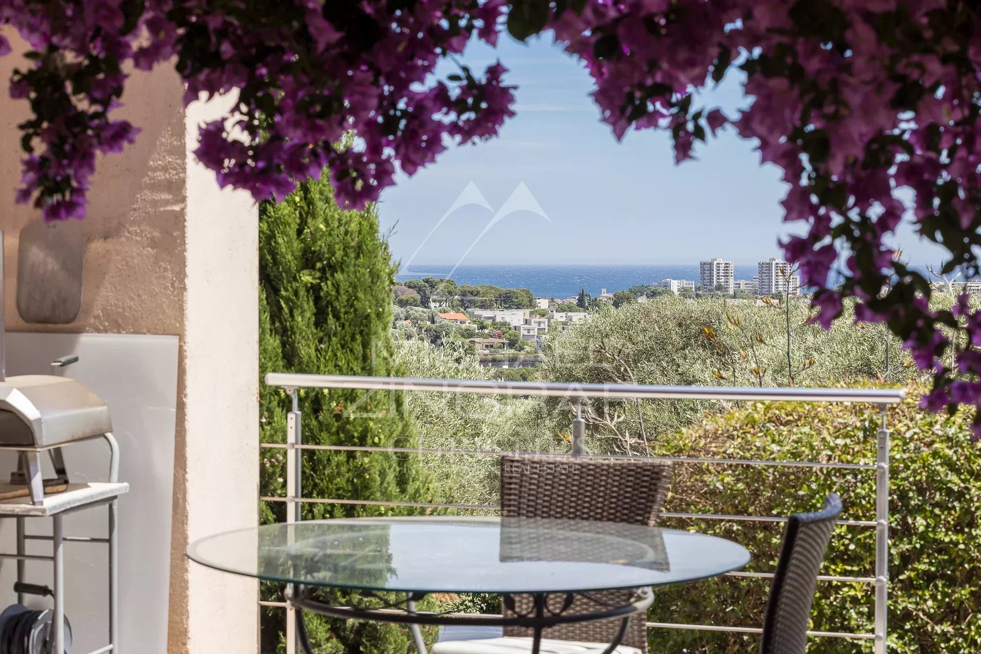 Antibes - Villa avec vue mer