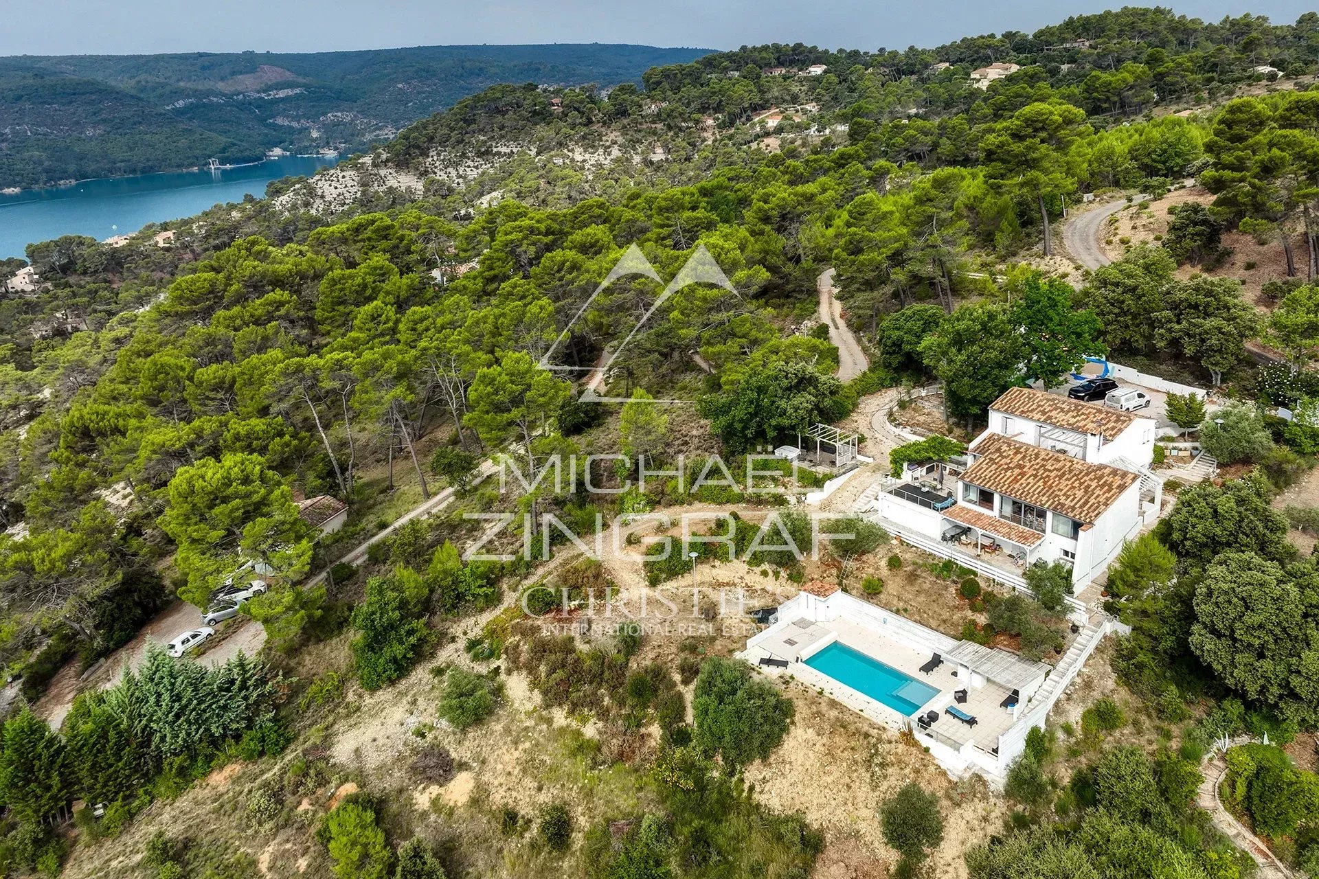 Vue panoramique exceptionnelle sur le lac d'Esparron – Au cœur des Gorges du Verdon