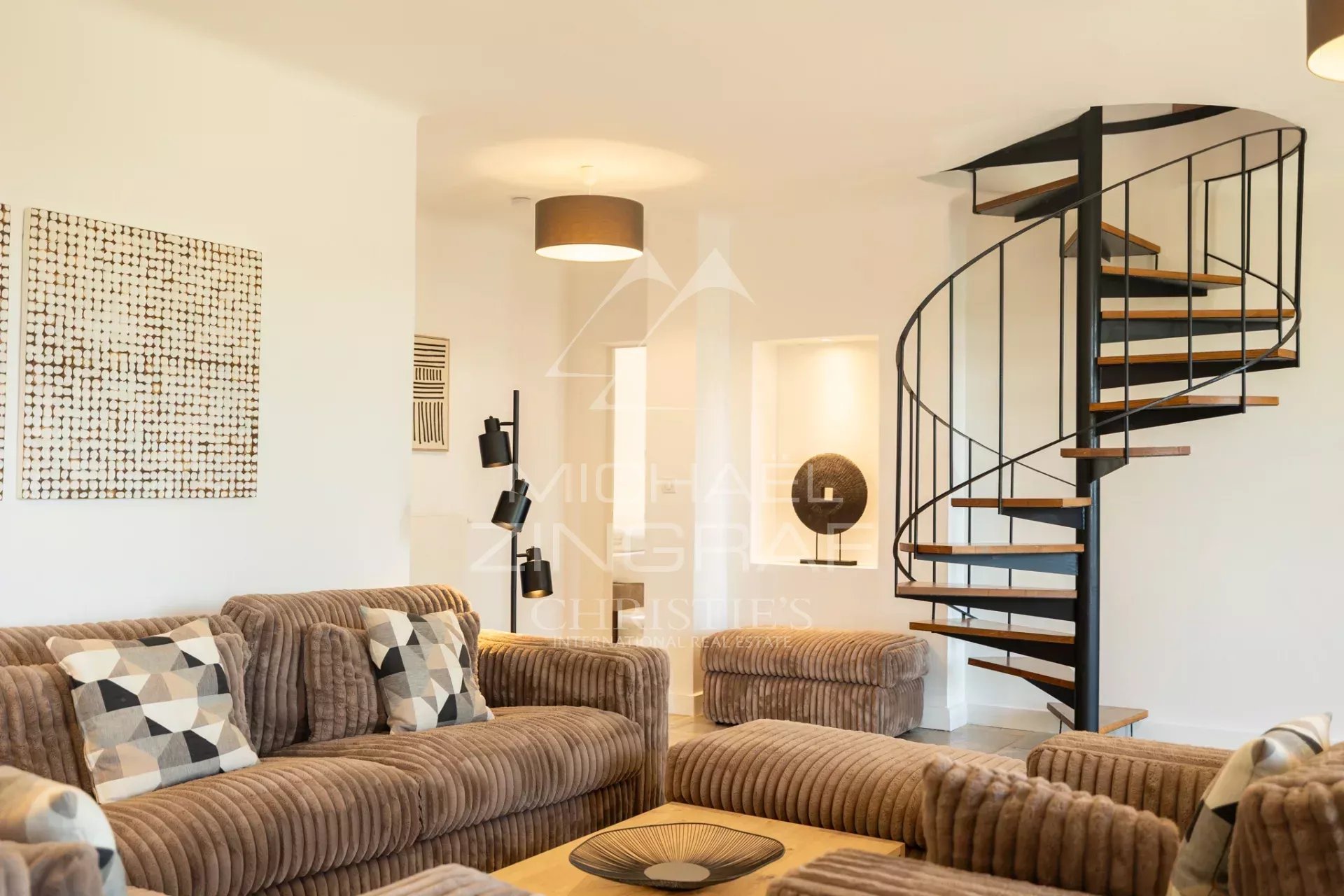 Roussillon - Superbe maison en pierre avec piscine et vues panoramiques exceptionnelles