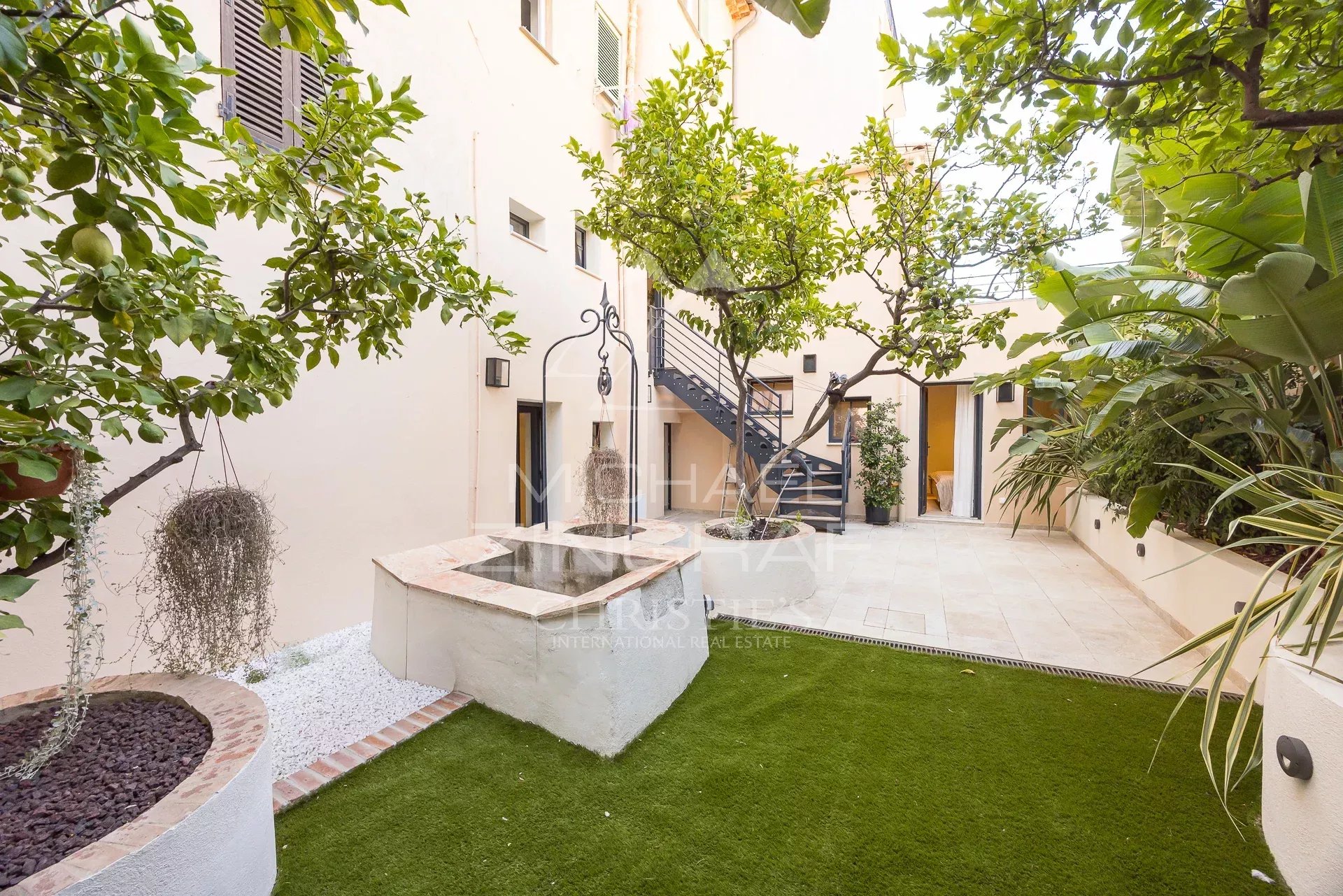 Duplex de charme au cœur du Vieil Antibes