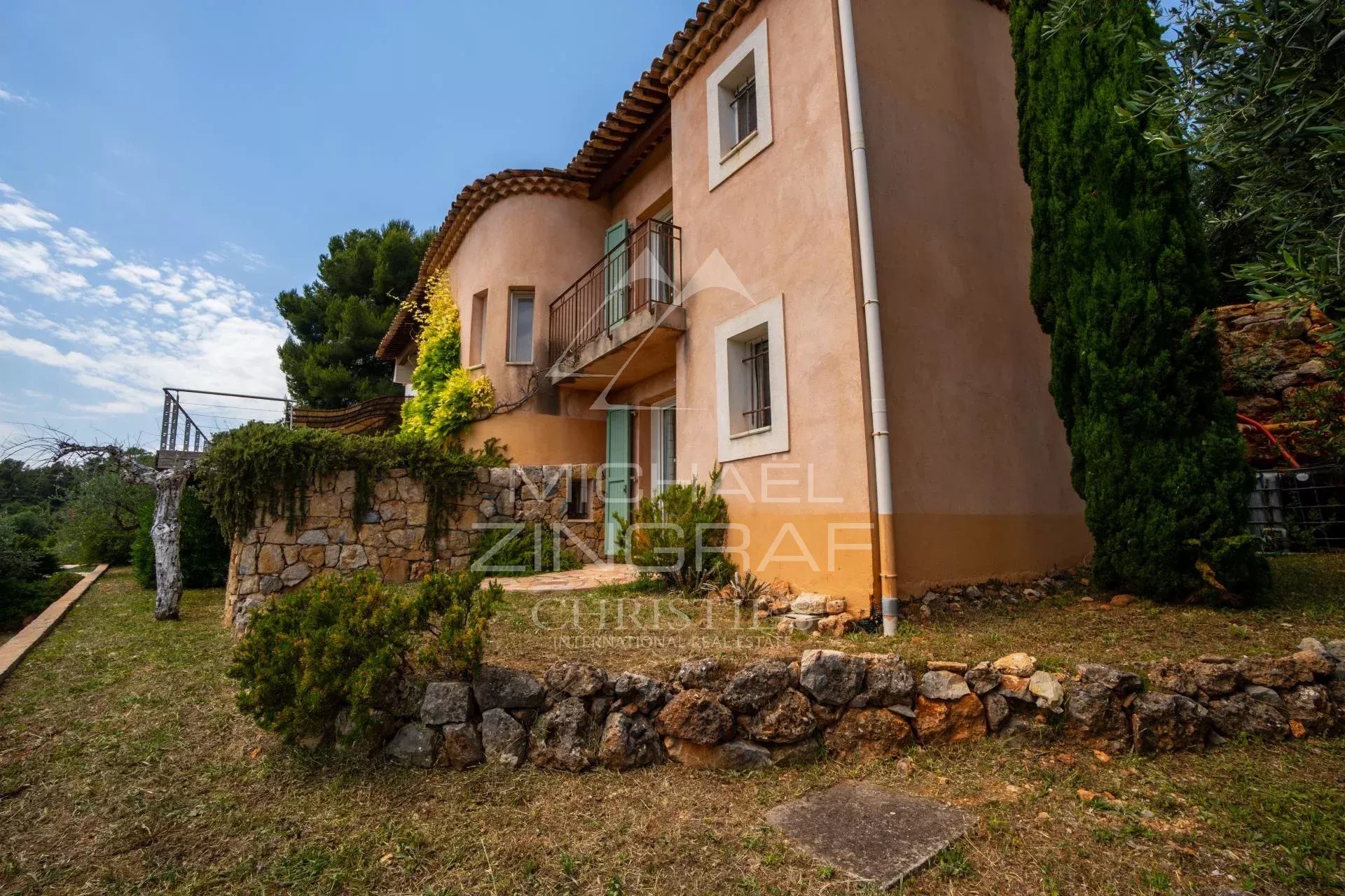 Elegant Provençal villa