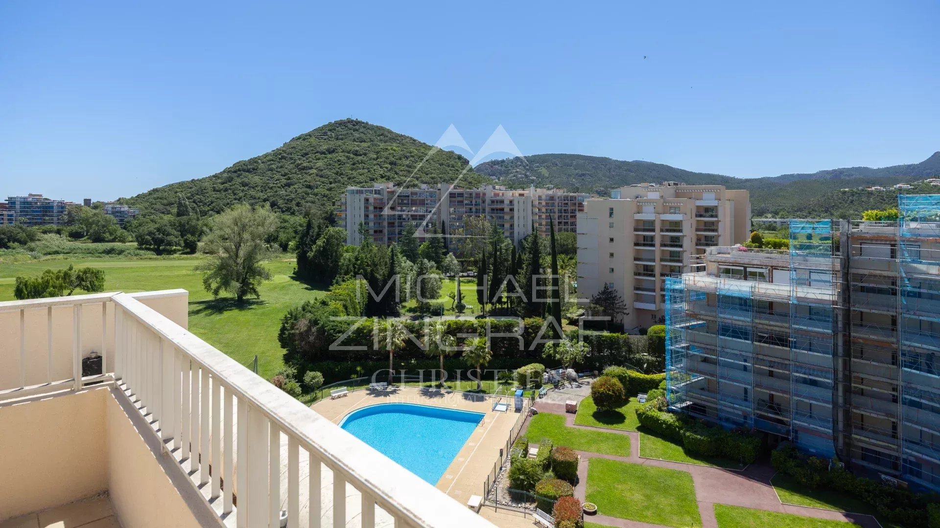 SEA VIEW APARTMENT IN THE HEART OF TOWN