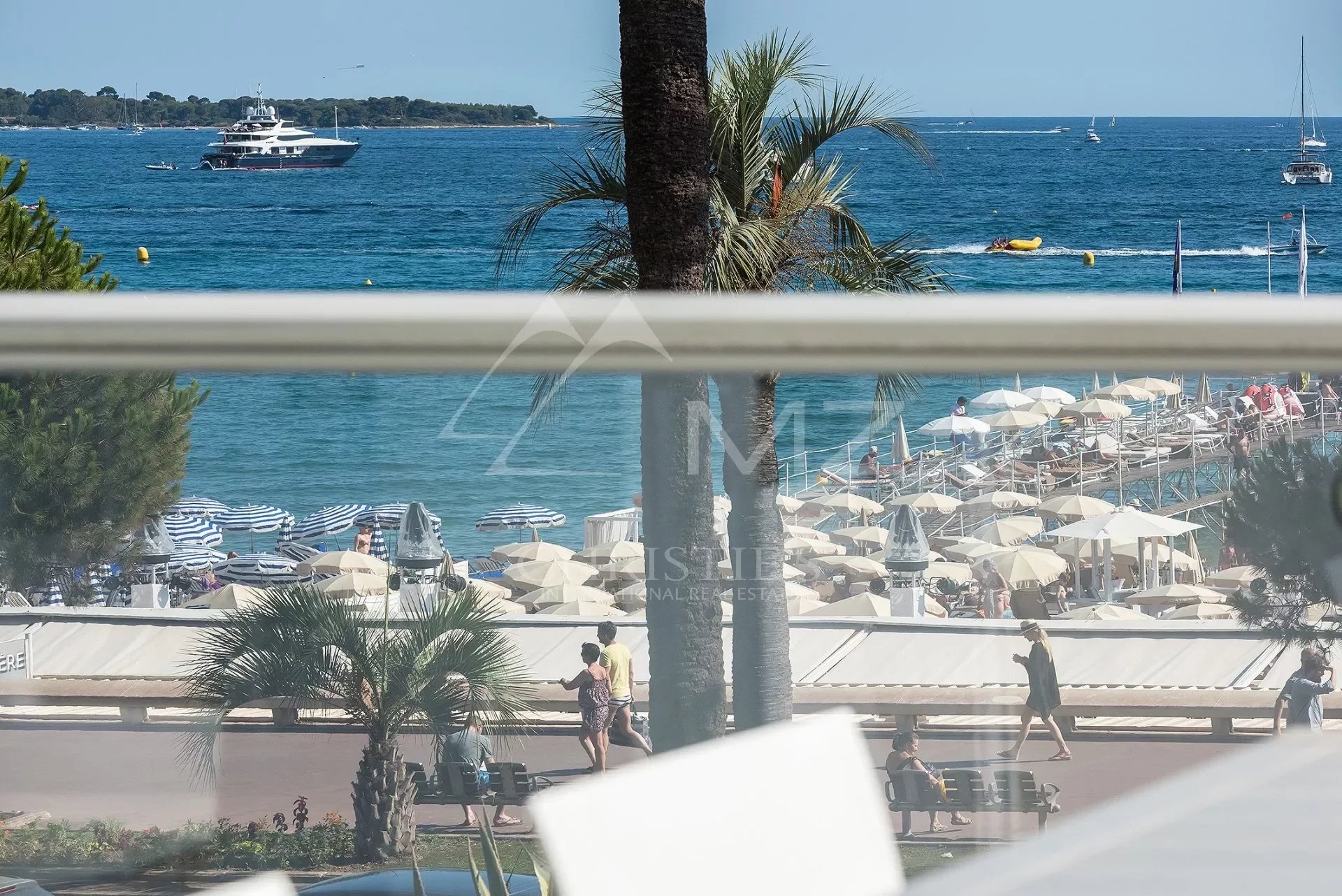 Cannes - Croisette - Somptuous apartment