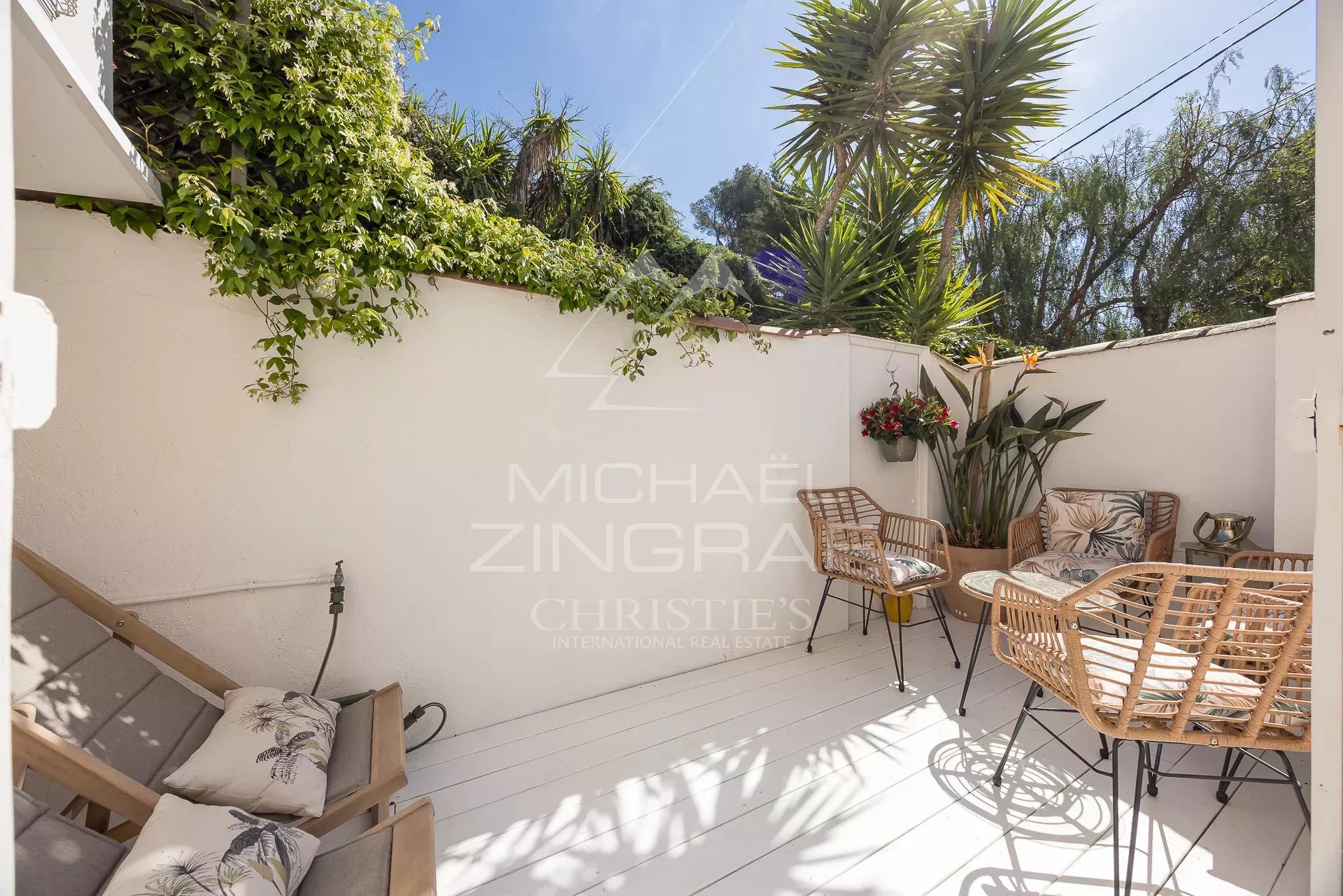 Élégant appartement rénové avec jardin et garage au cœur du Cap d’Antibes