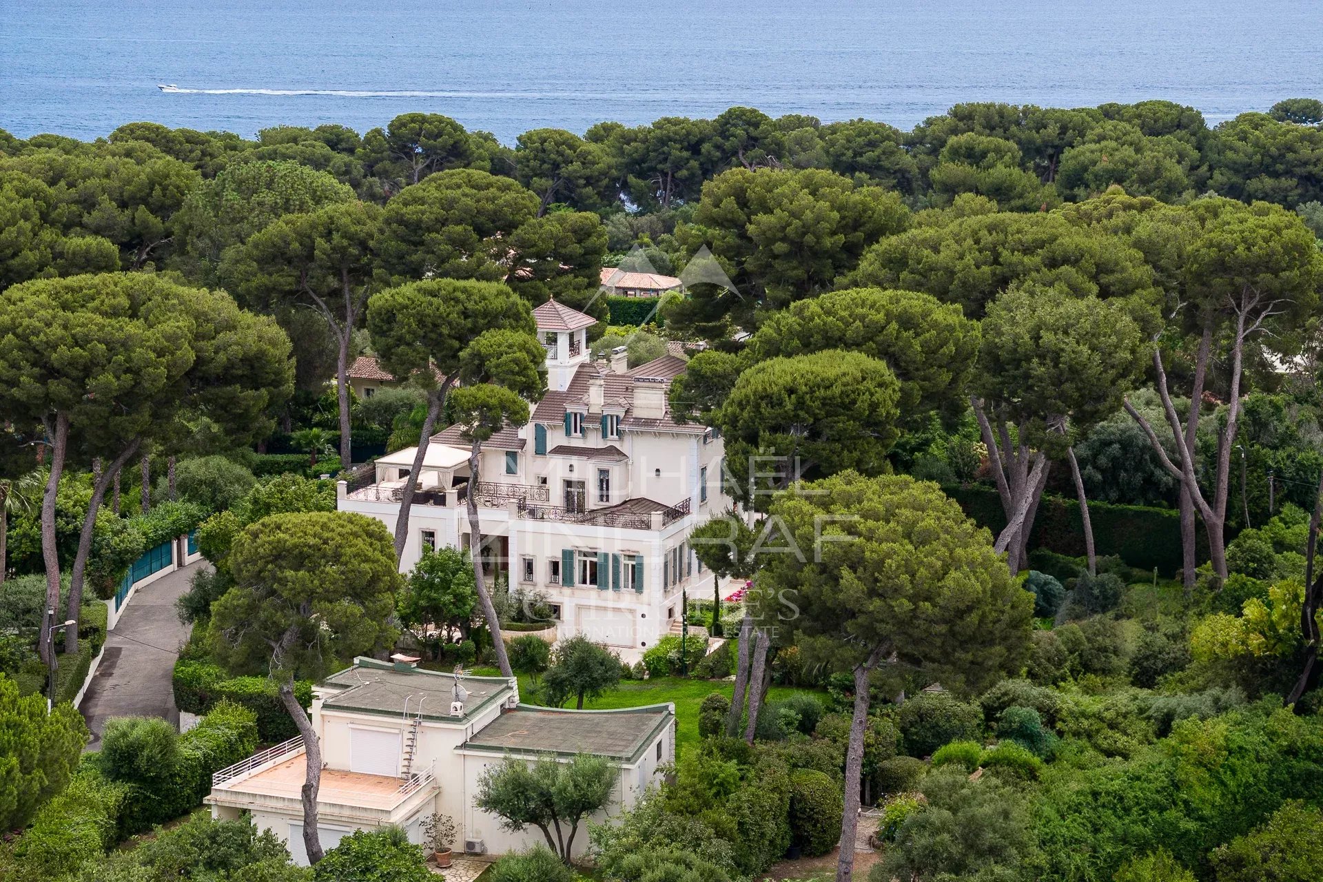 Cap d’Antibes – Prächtige Belle-Époque-Villa in einer privaten Domäne
