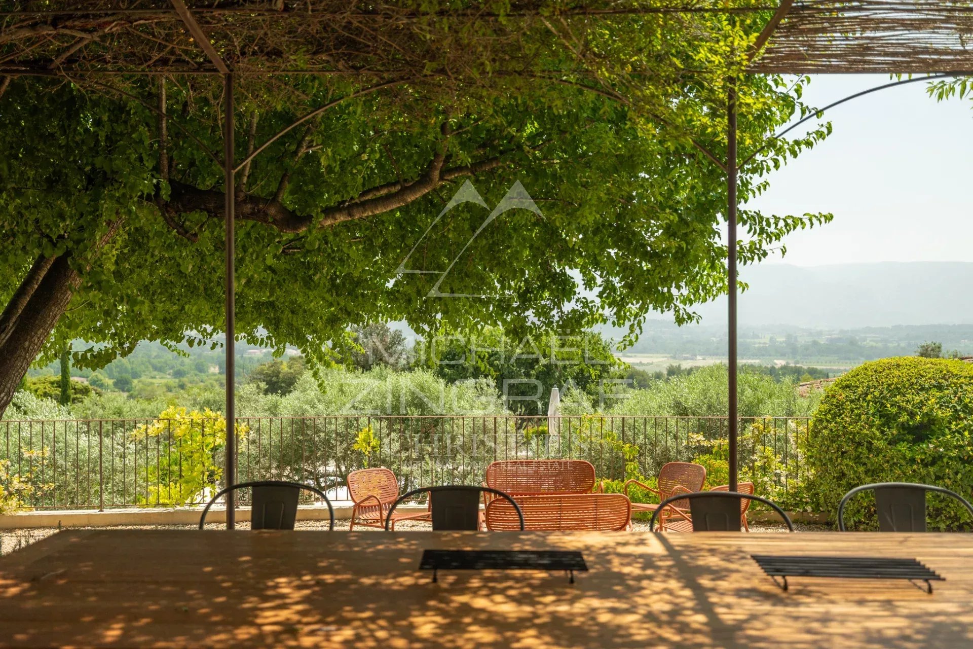 Gordes -  Splendide maison avec vue