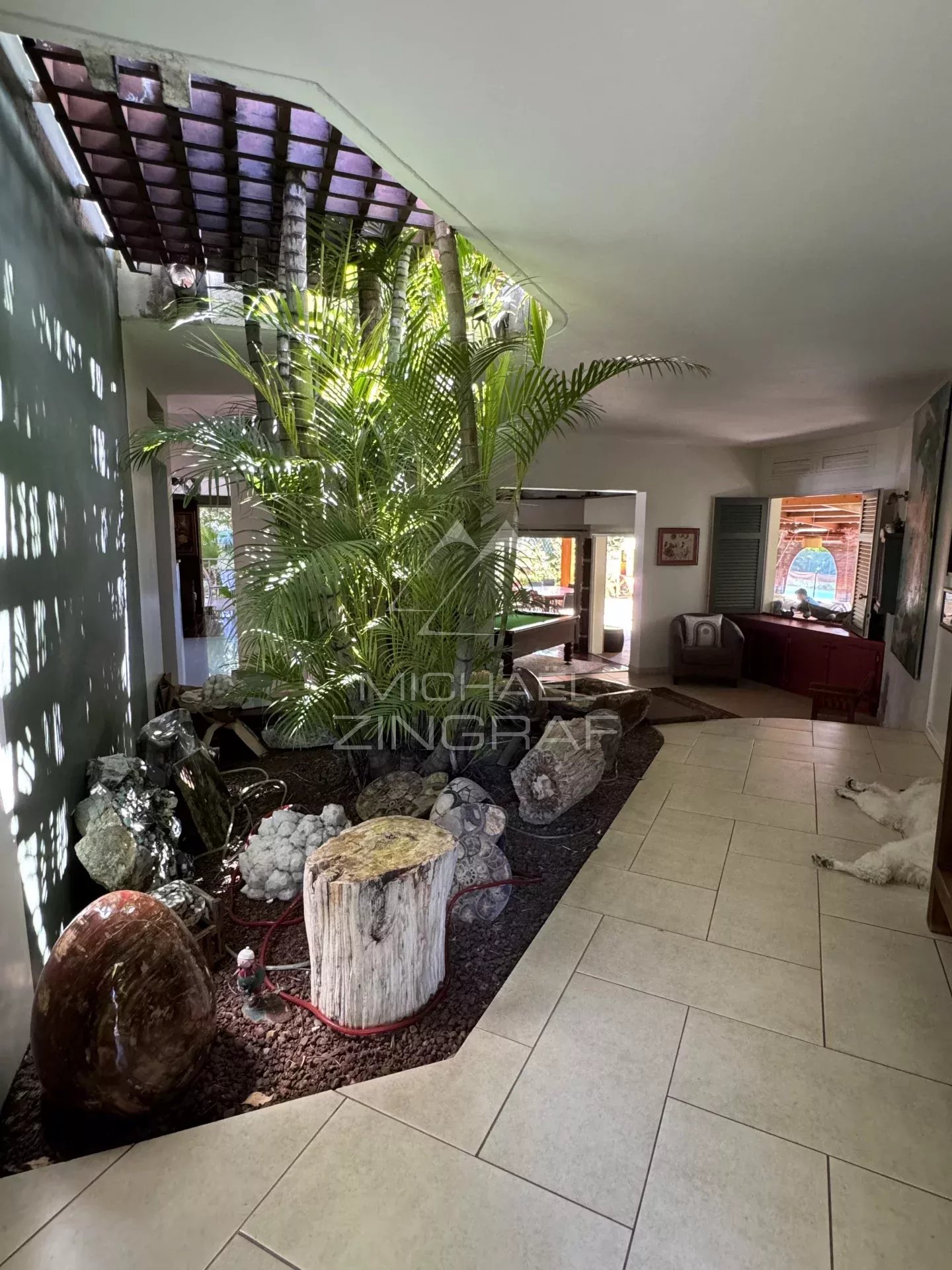 Exceptional Villa in a Secure Estate in Saint-Gilles-les-Bains