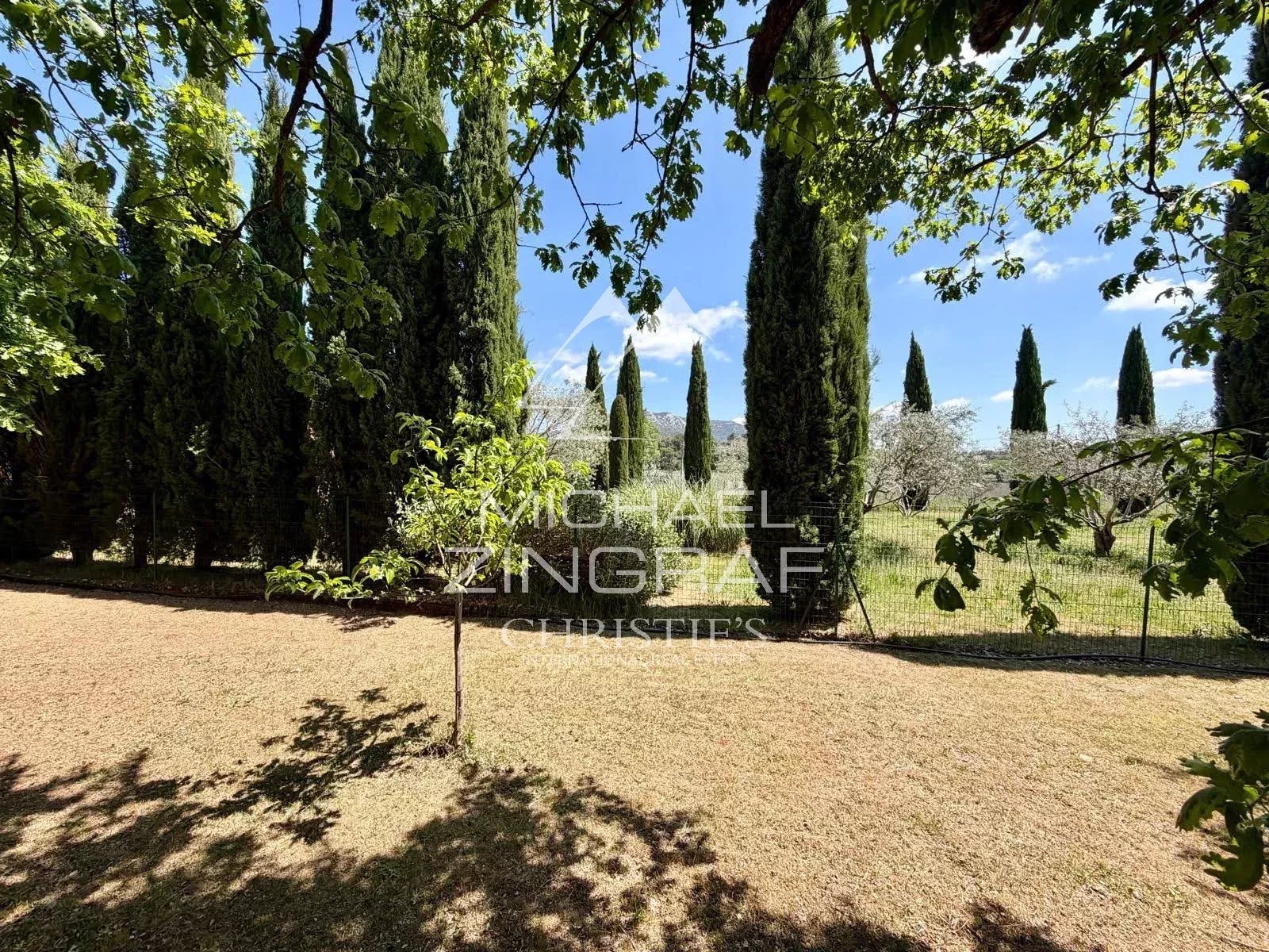 Maison Néo-provençale au coeur de la Provence