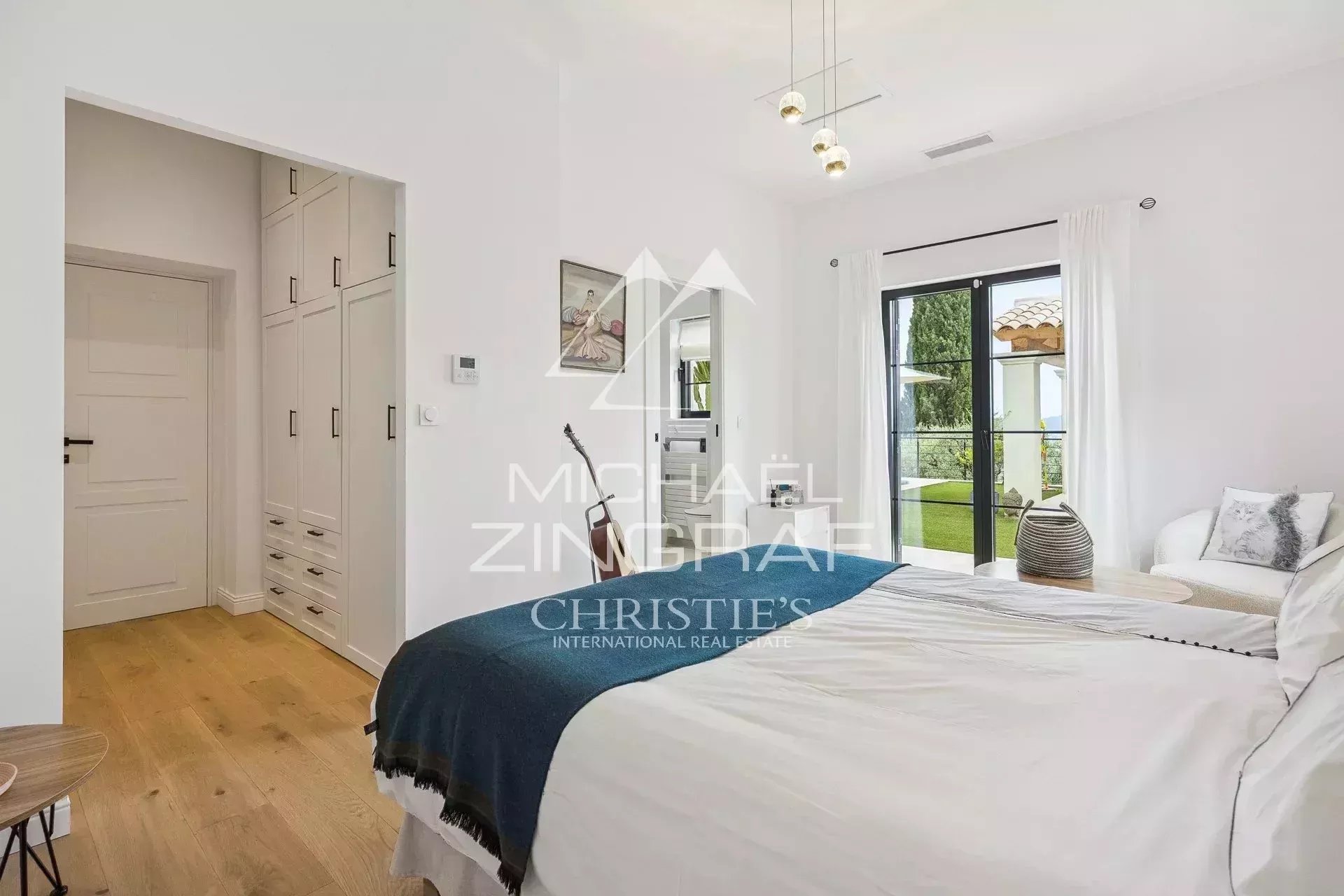 Superb Hilltop Villa with Panoramic Sea Views