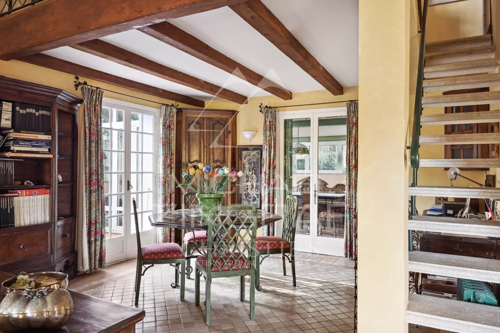 Saint-Paul-de-Vence - Charming provencal style property