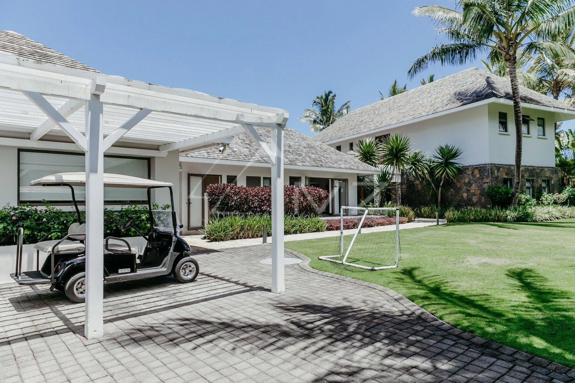 Superb villa in Golf Estate