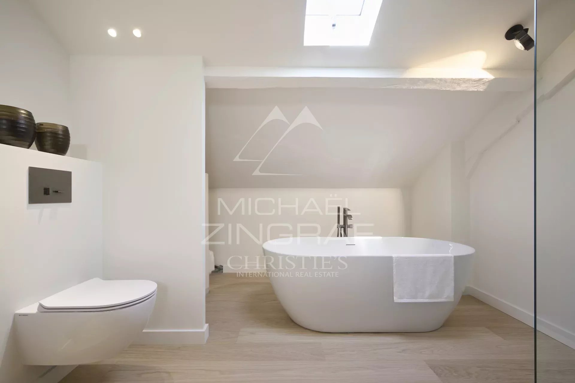 Cannes, Croix des Gardes: Exceptional apartment with panoramic ocean views