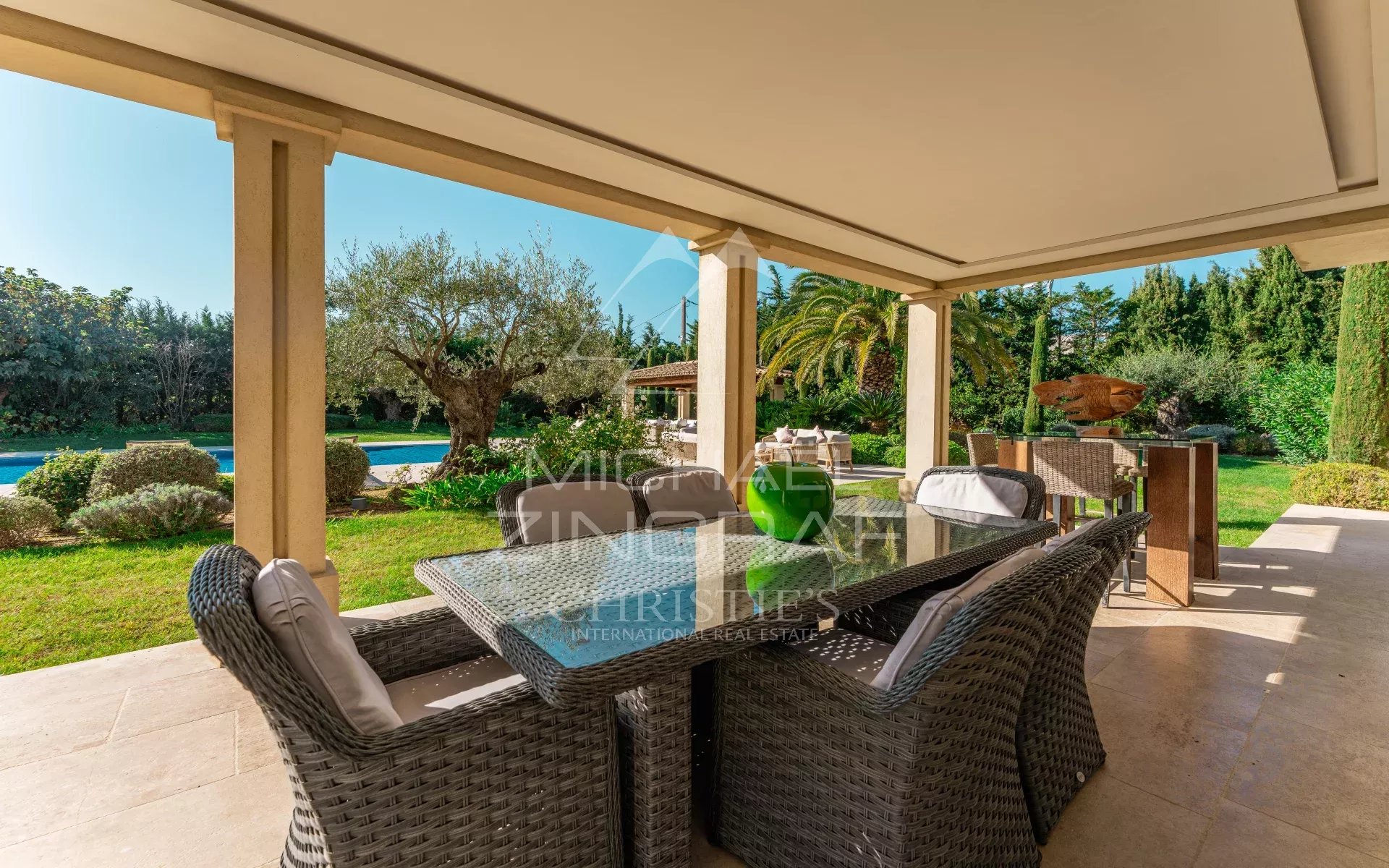 Superbe villa contemporaine à Ramatuelle – Vue dégagée, exposition plein sud