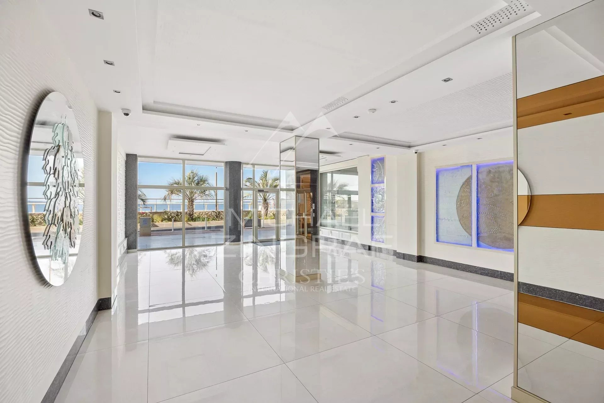 Exclusivité : Vue mer d’exception : un 2 pièces d’exception à Juan-les-Pins