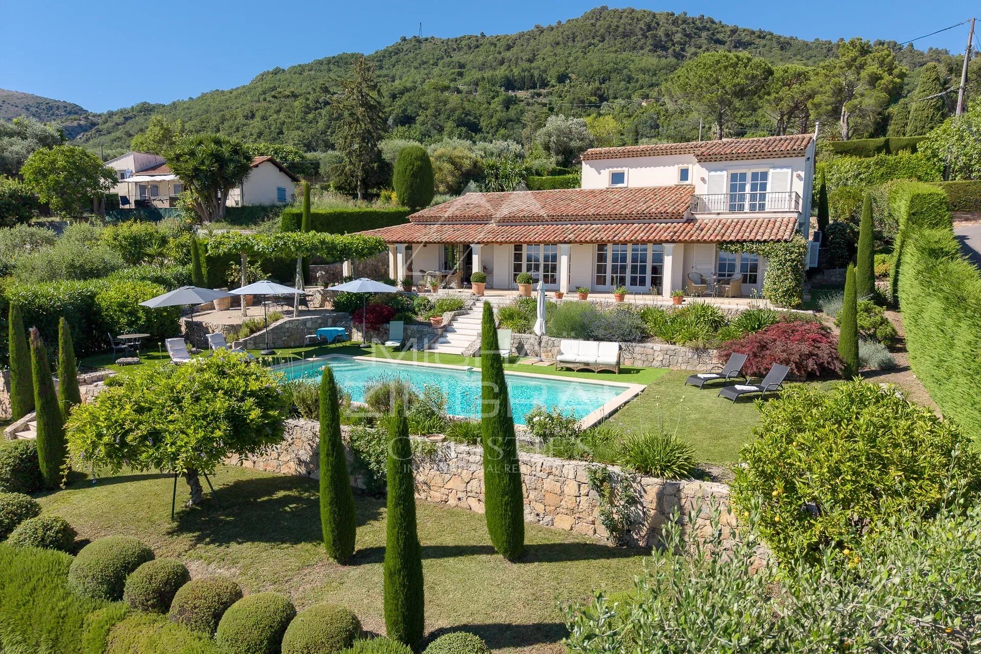 Vence – Élégante villa provençale avec vue panoramique