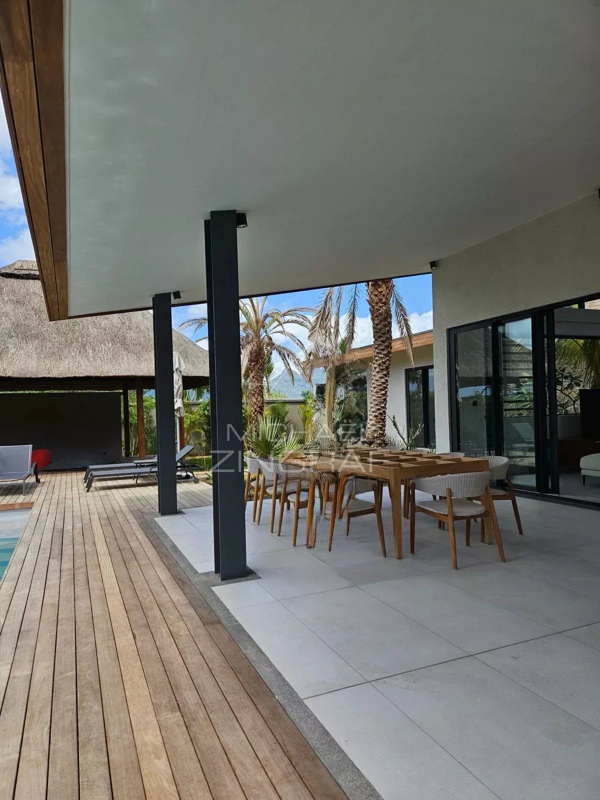 VILLA CONTEMPORAINE EN REVENTE – ÉCO SAVANAH, RIVIERE NOIRE