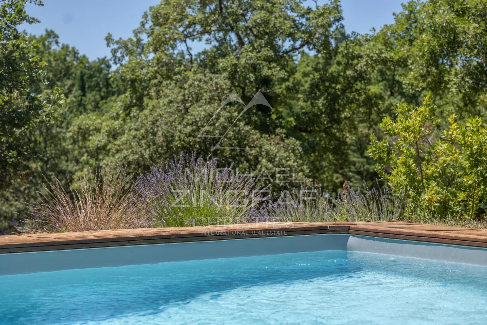 Exclusivité - Luberon - Belle propriété avec piscine et dépendances