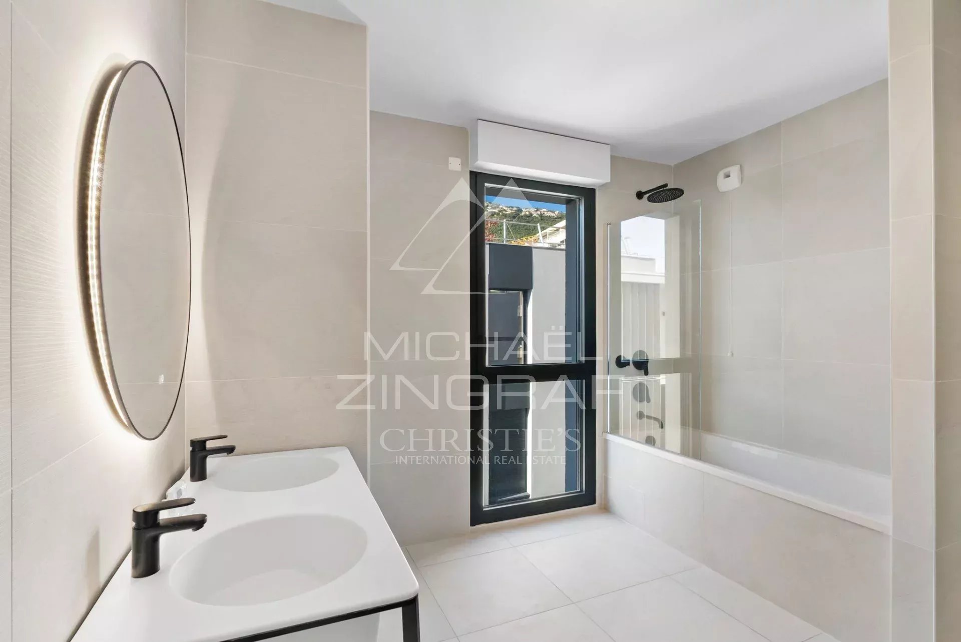 Beausoleil – Penthouse neuf proche Monaco