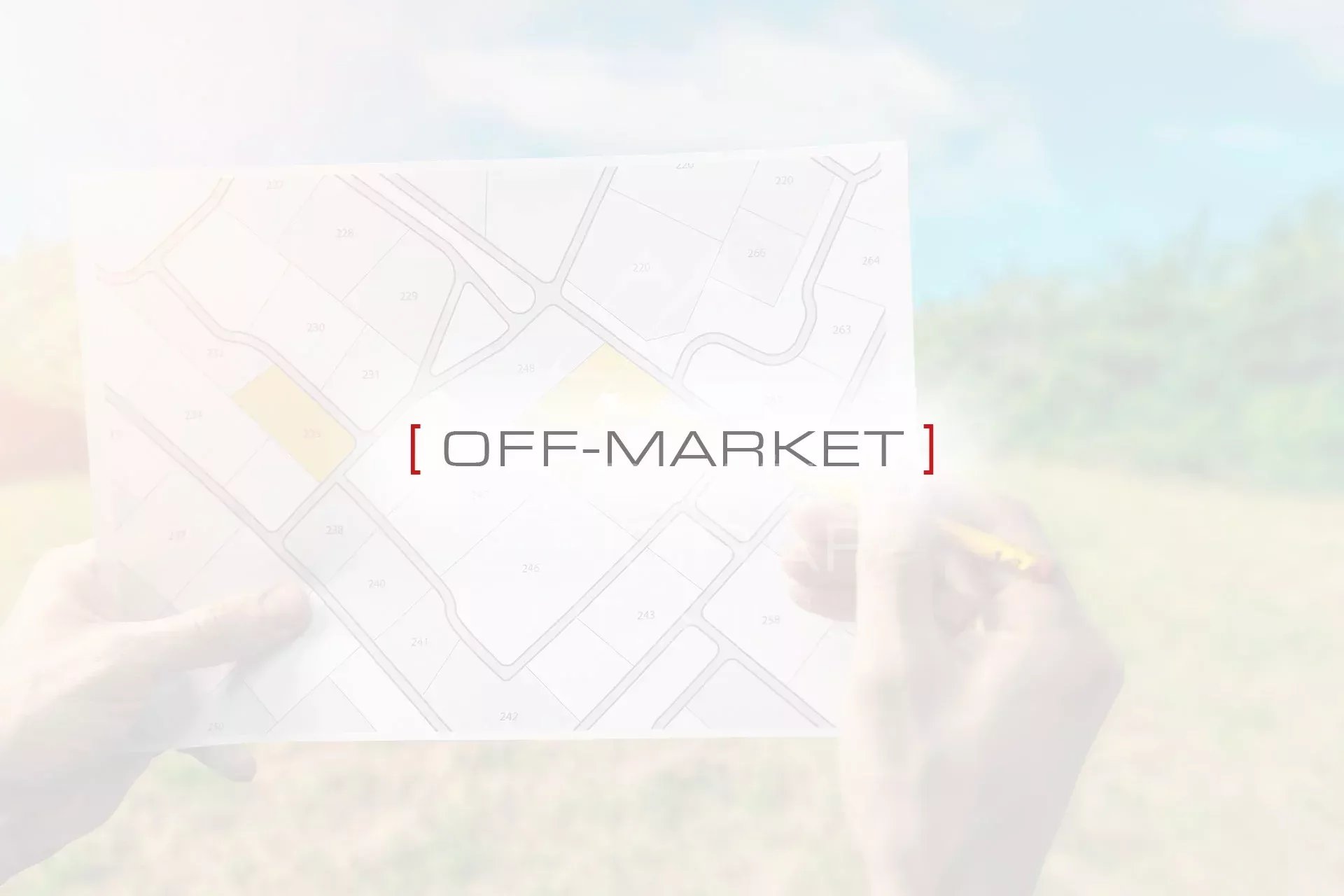 Grimaud - Flat land between village and beaches