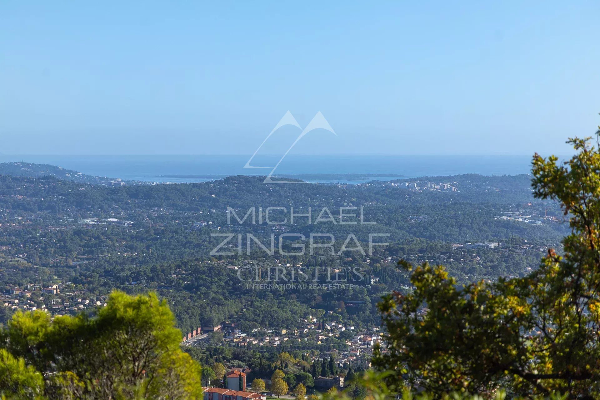 Charming property with panoramic sea view