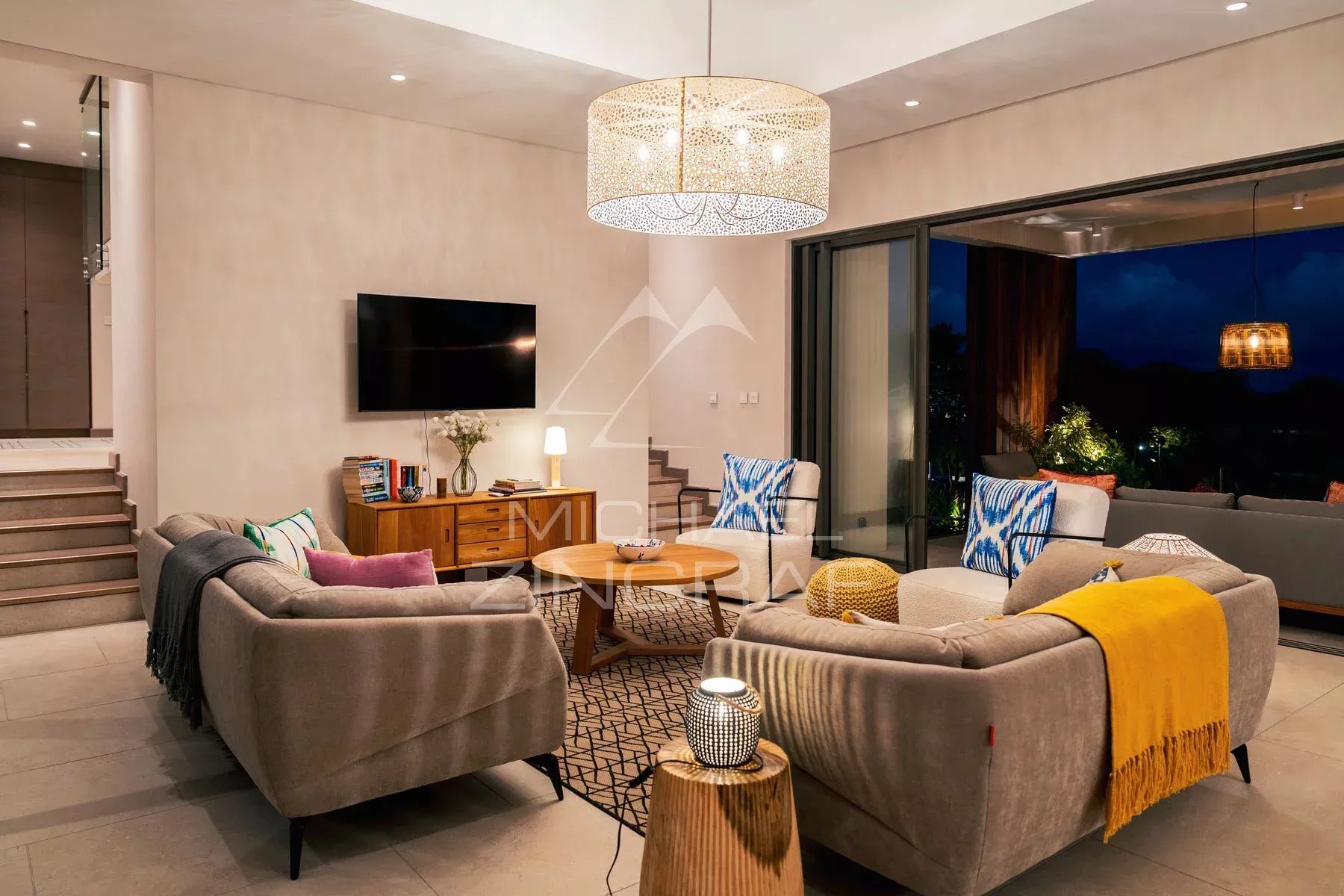 Villa d’Exception avec Vues Panoramiques à Anahita