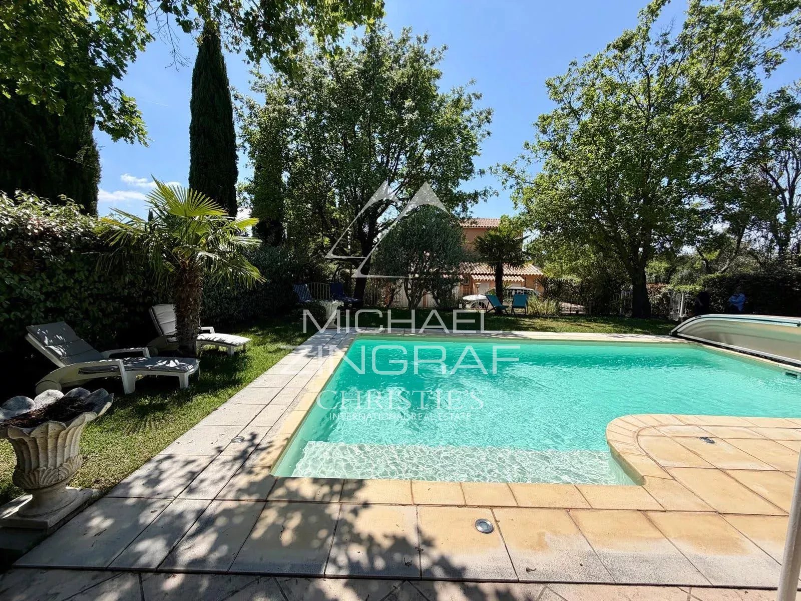 Maison Néo-provençale au coeur de la Provence