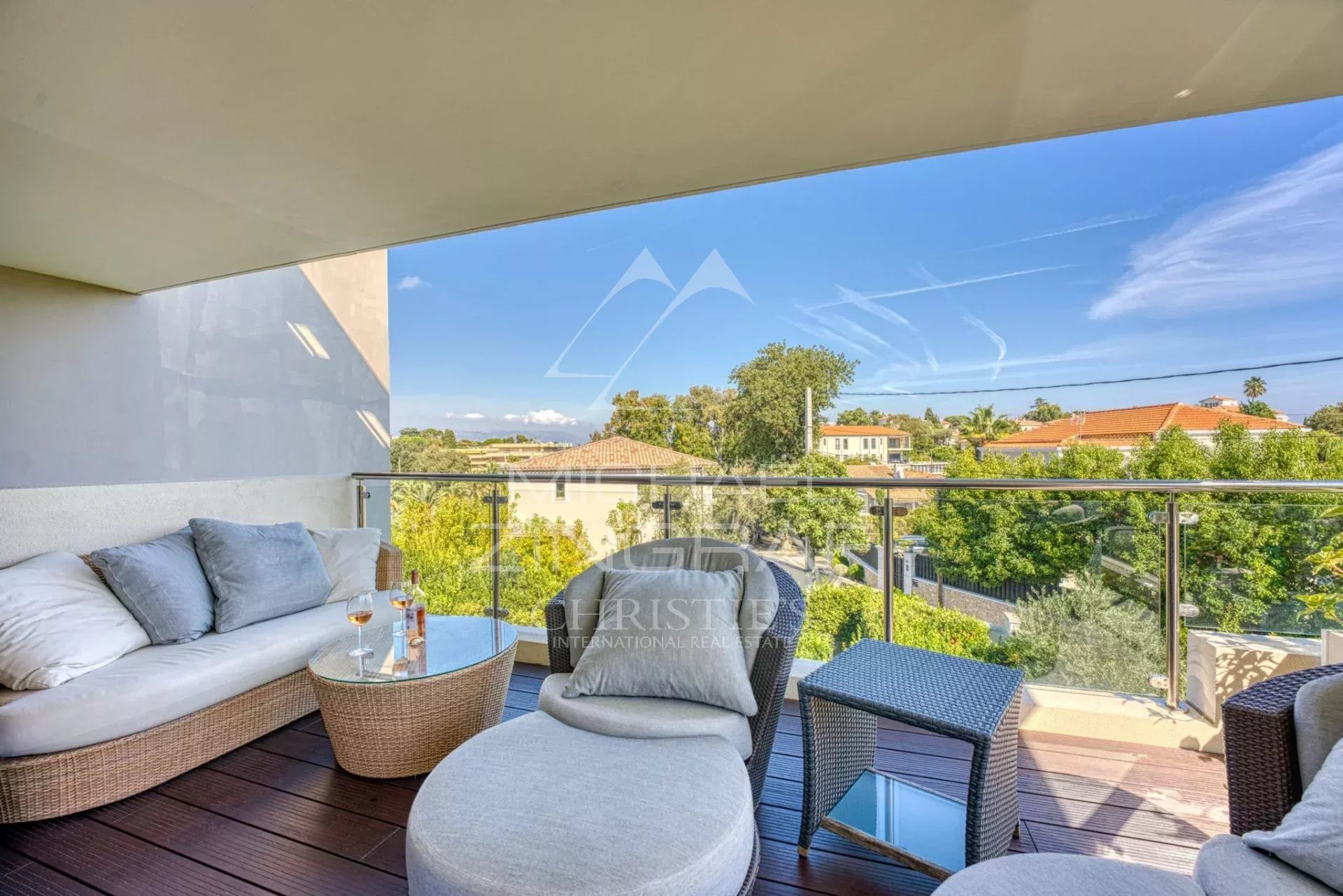 Appartement d'Exception avec Terrasses Panoramiques et Prestations Haut de Gamme