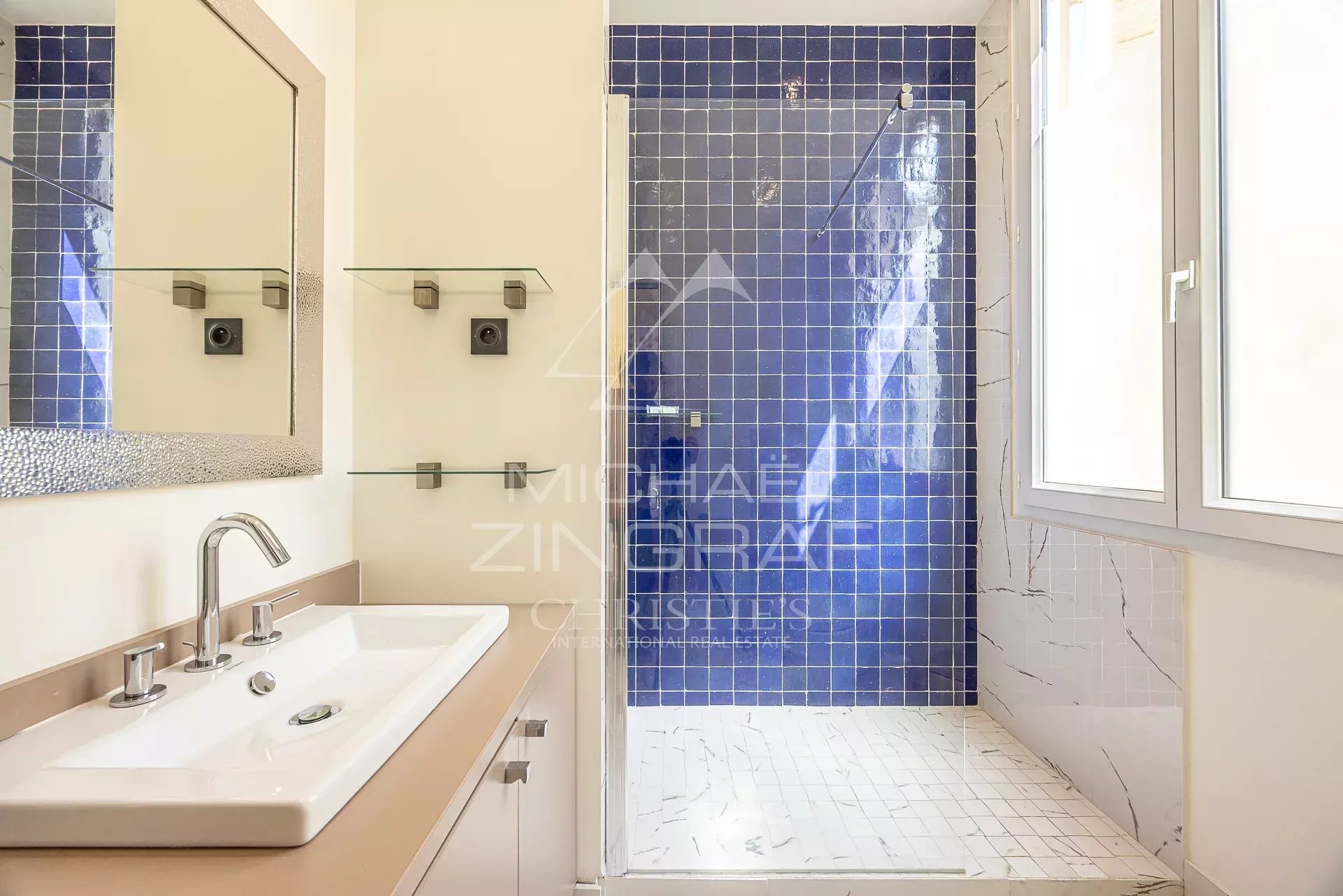 Vierzimmer-Wohnung mit Durchgang im Herzen von Cannes