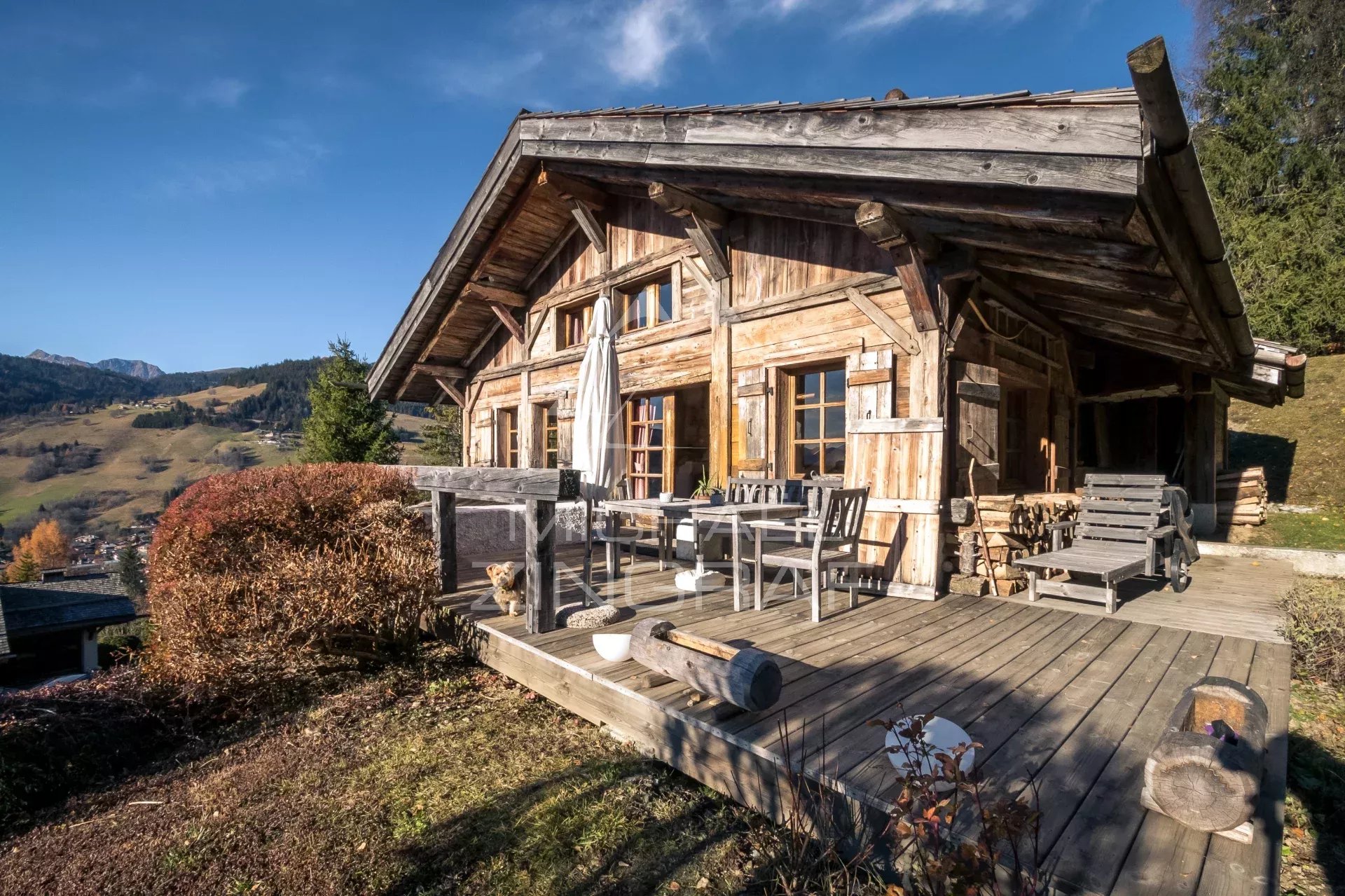 Authentique chalet en vieux bois, proche centre, "privacy" - Terrain constructible Premium