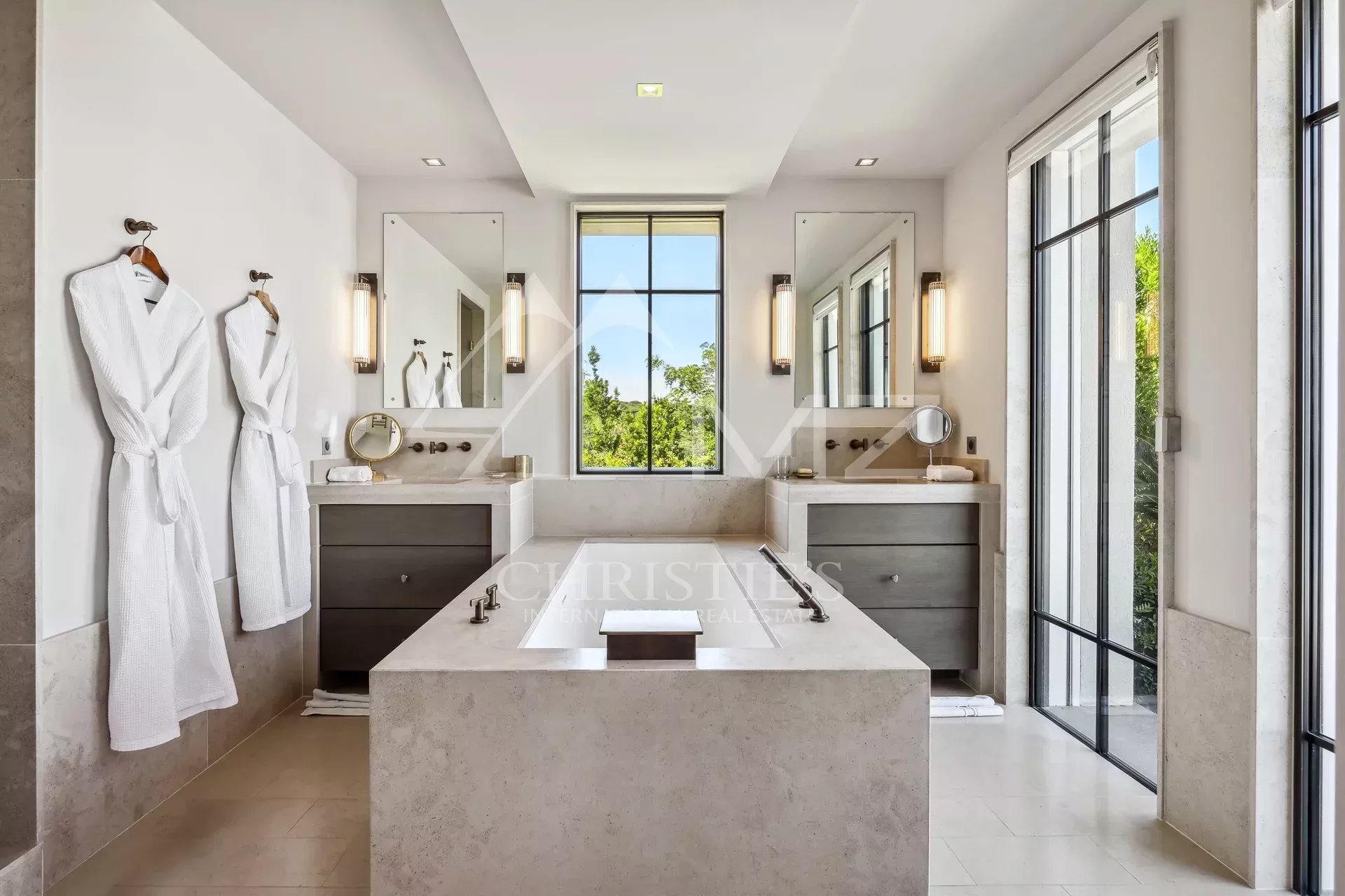 Saint-Tropez - Les Parcs, villa contemporaine d'exception