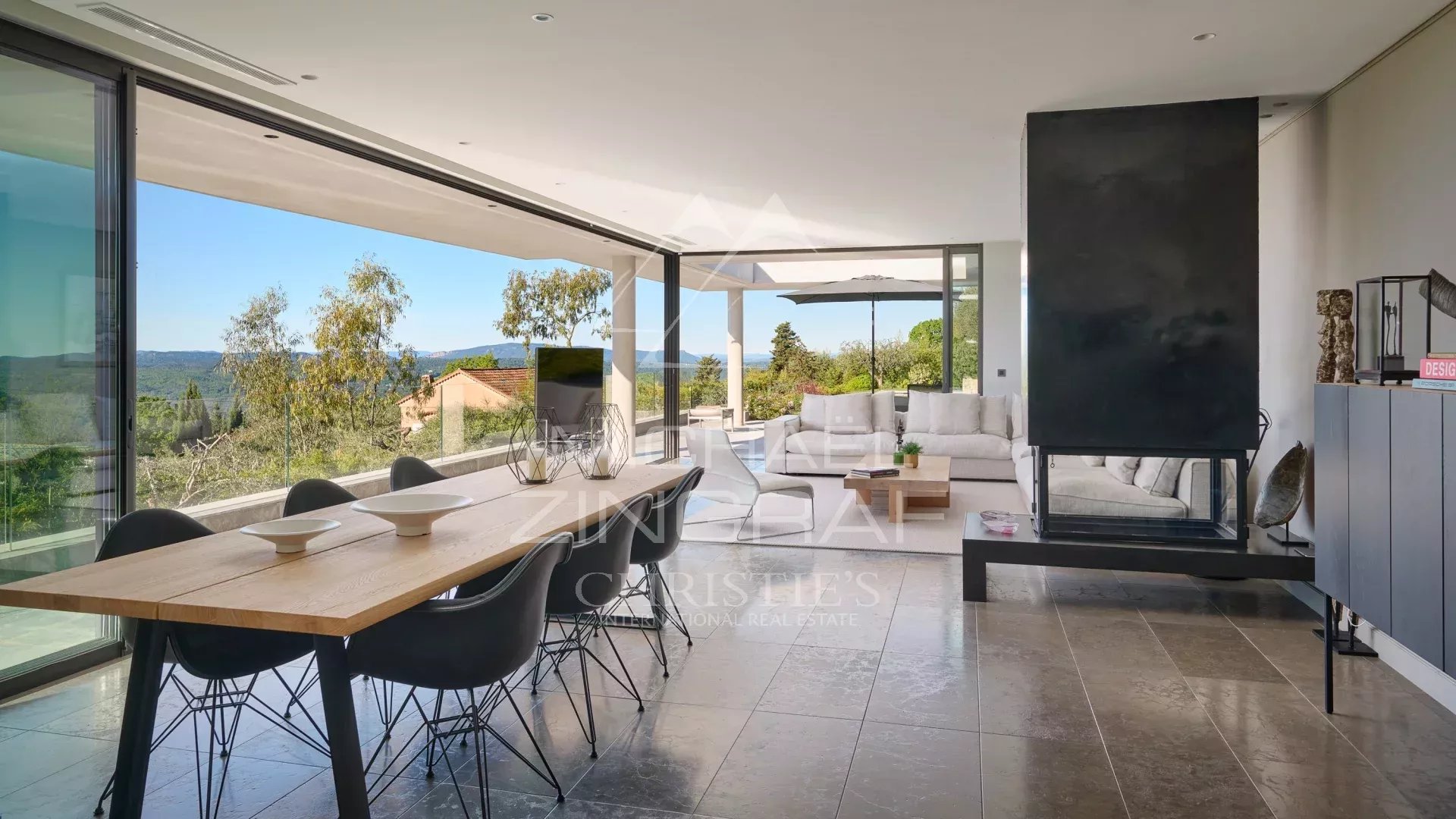 Villa d’architecte avec vue dominante