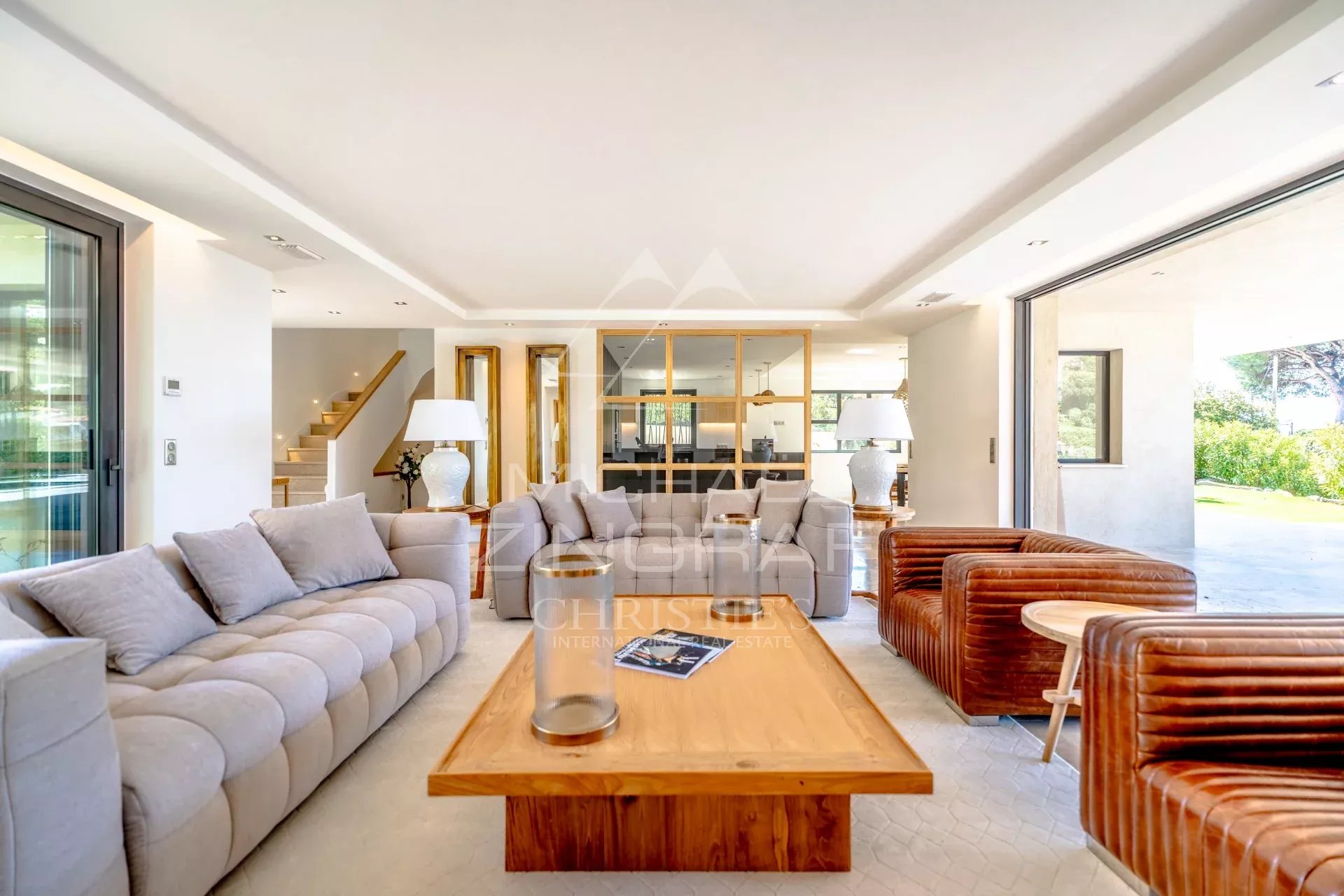 Villa Sainte-Maxime - Moderne Raffinesse mit Meerblick.