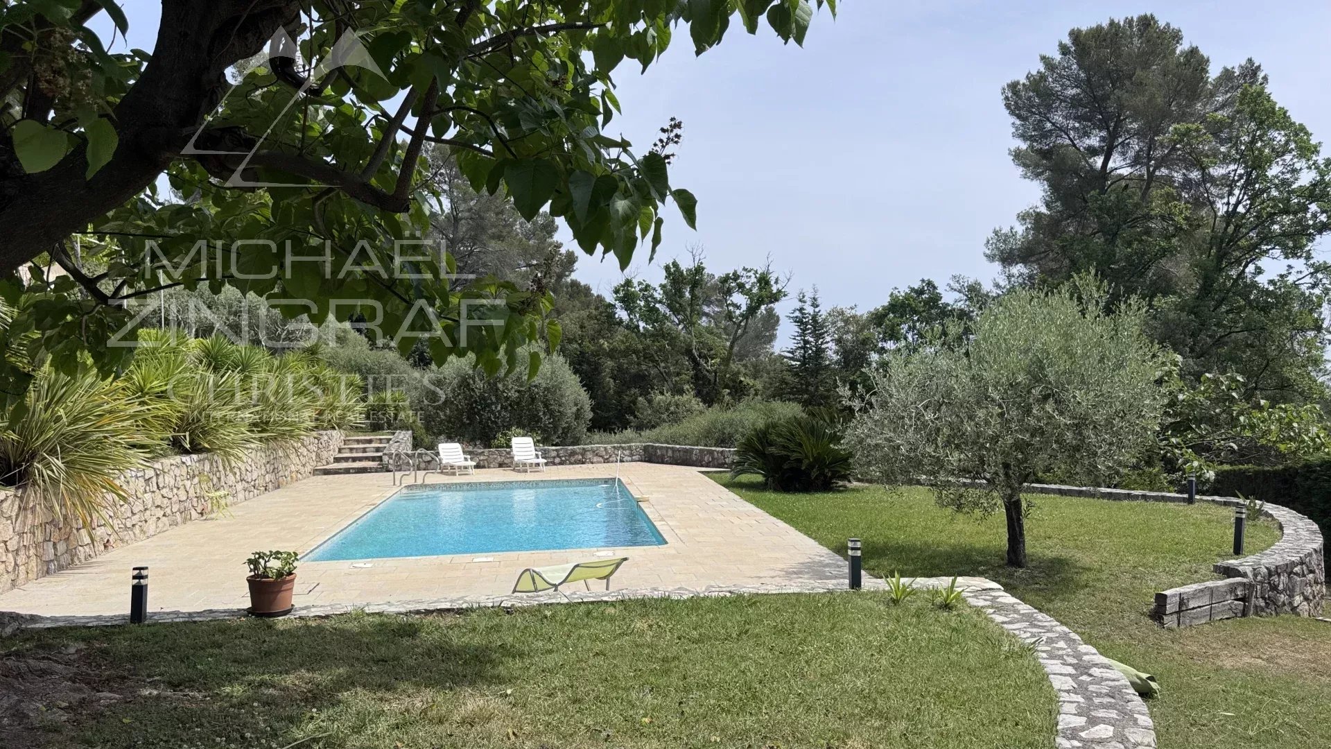 Jolie Villa provençale avec vue mer , véritable havre de paix.