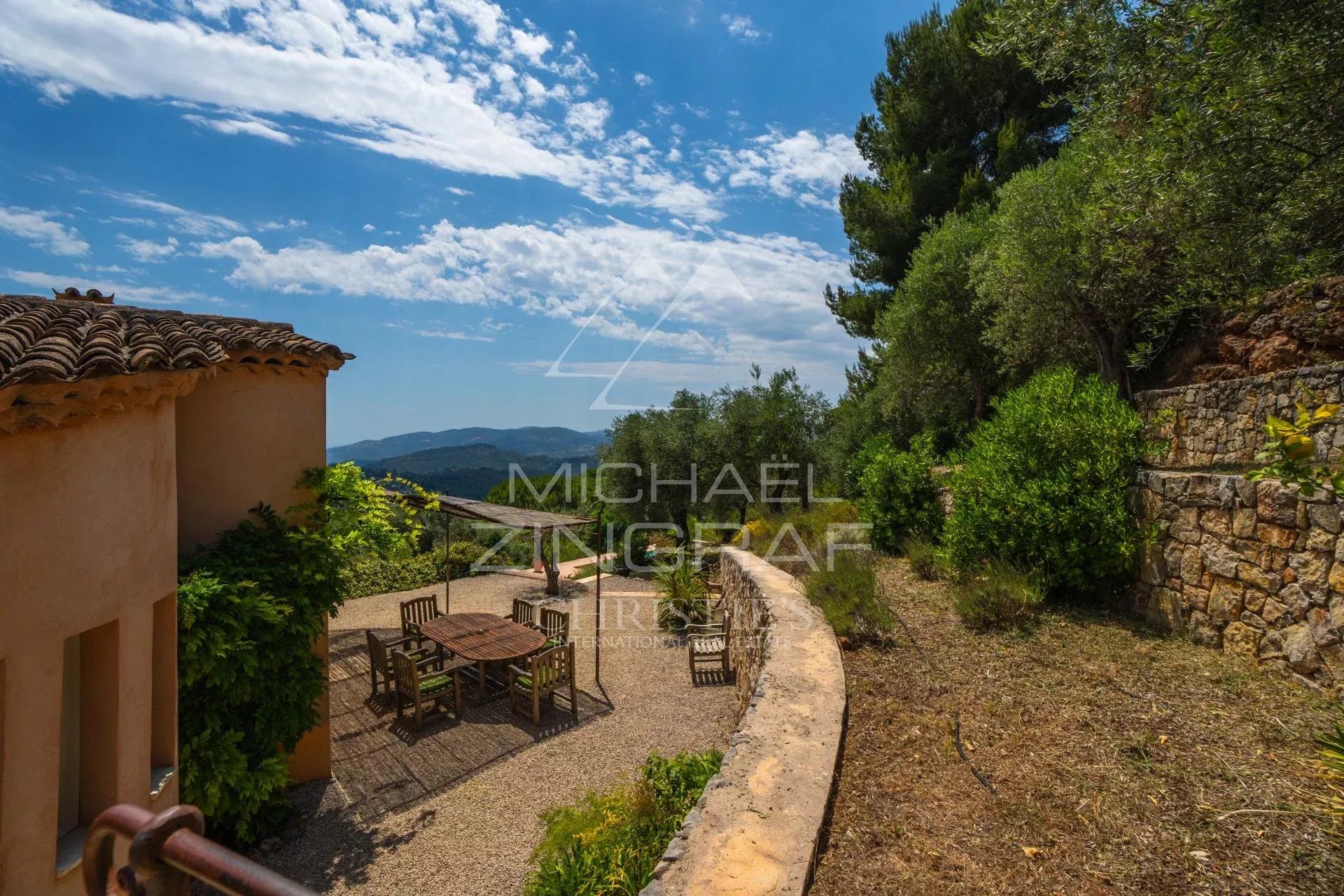 Elegant Provençal villa
