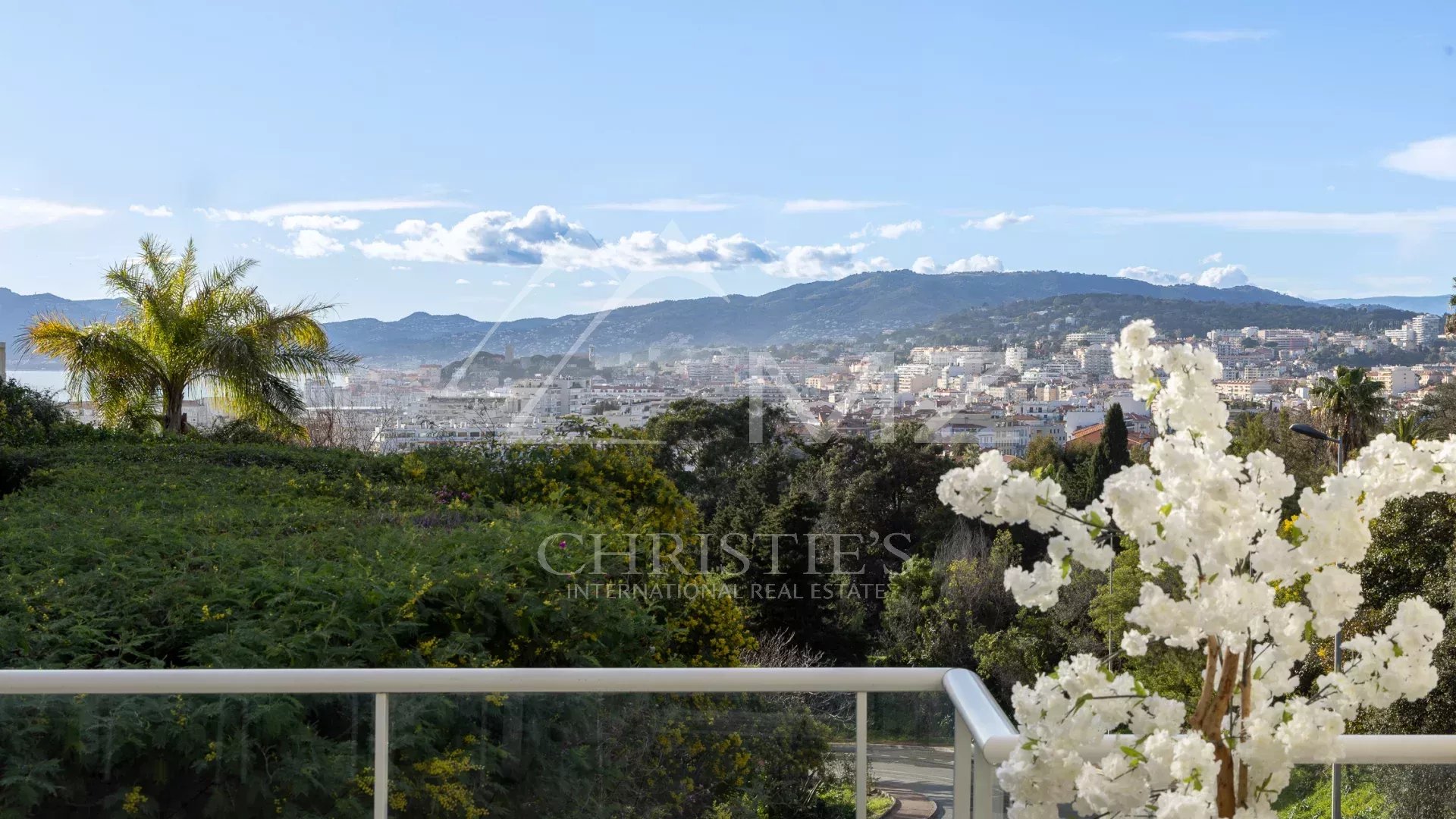 Hervorragende, moderne 3-Zimmer-Wohnung in der Nähe des Stadtzentrums