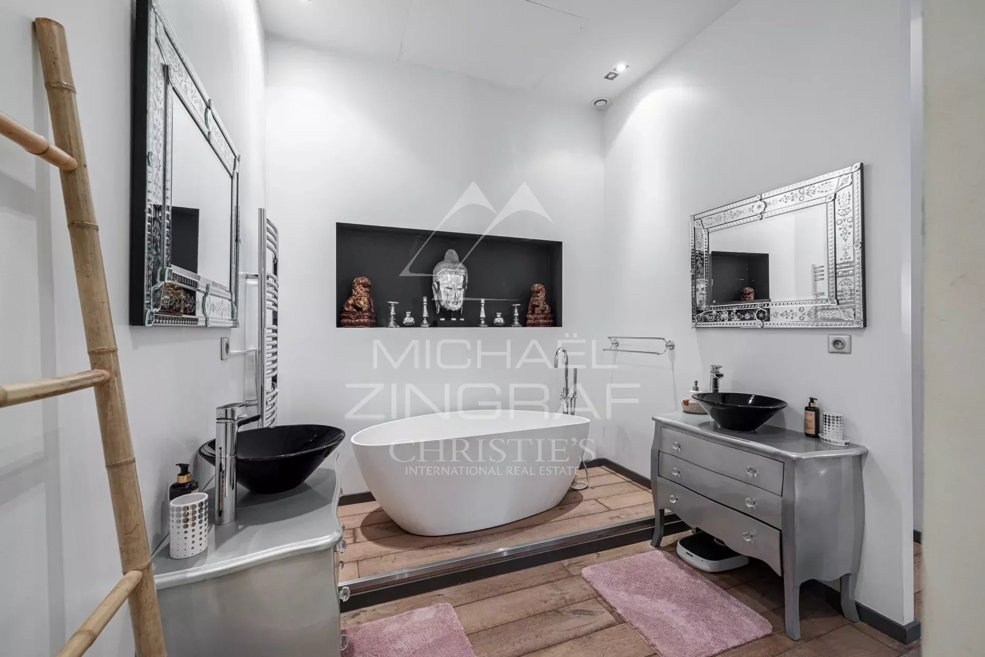 BOURGEOIS APARTMENT - DOWNTOWN CANNES