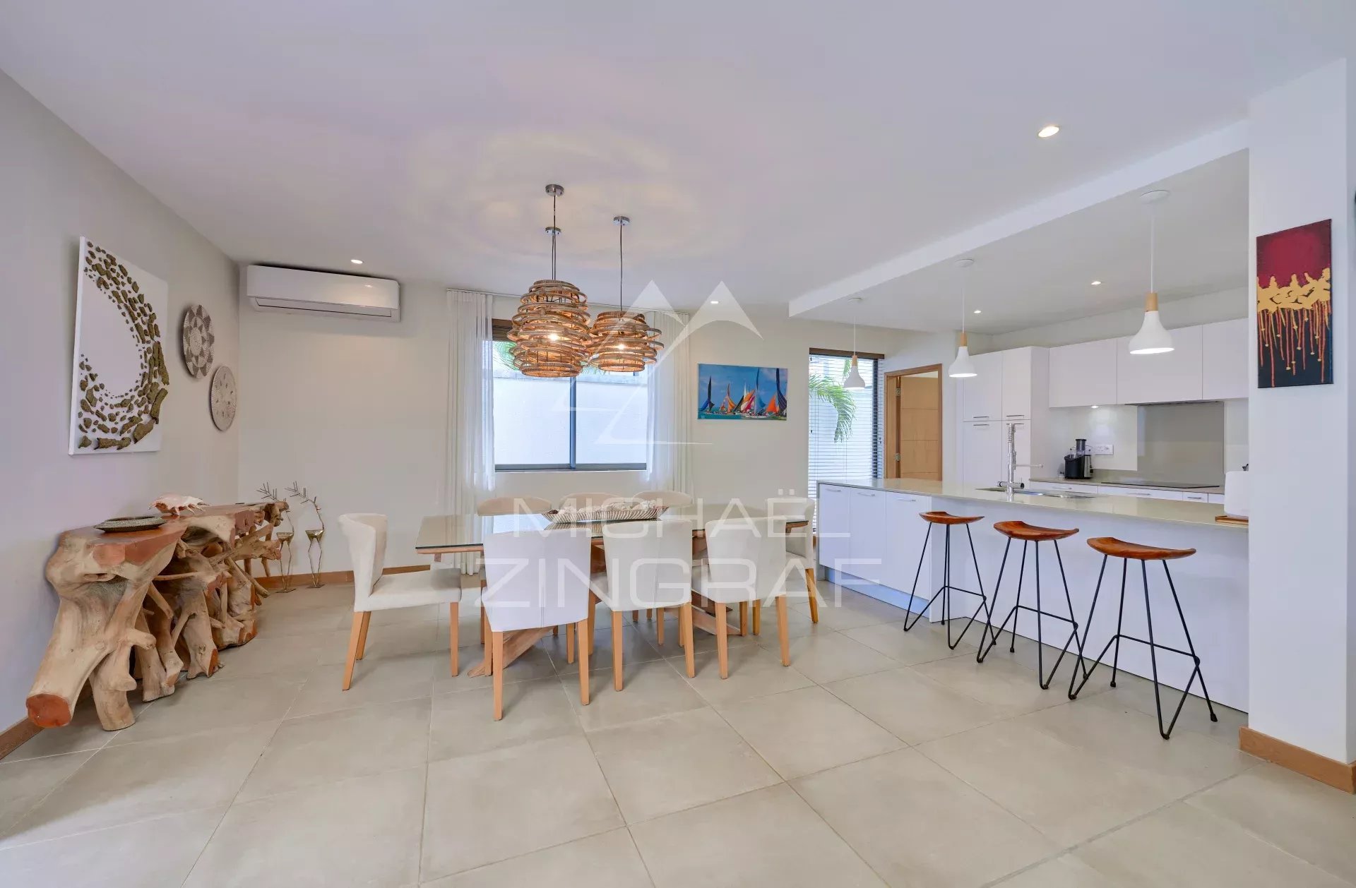 Villa de 4 chambres dans résidence sécurisée à Grand Baie