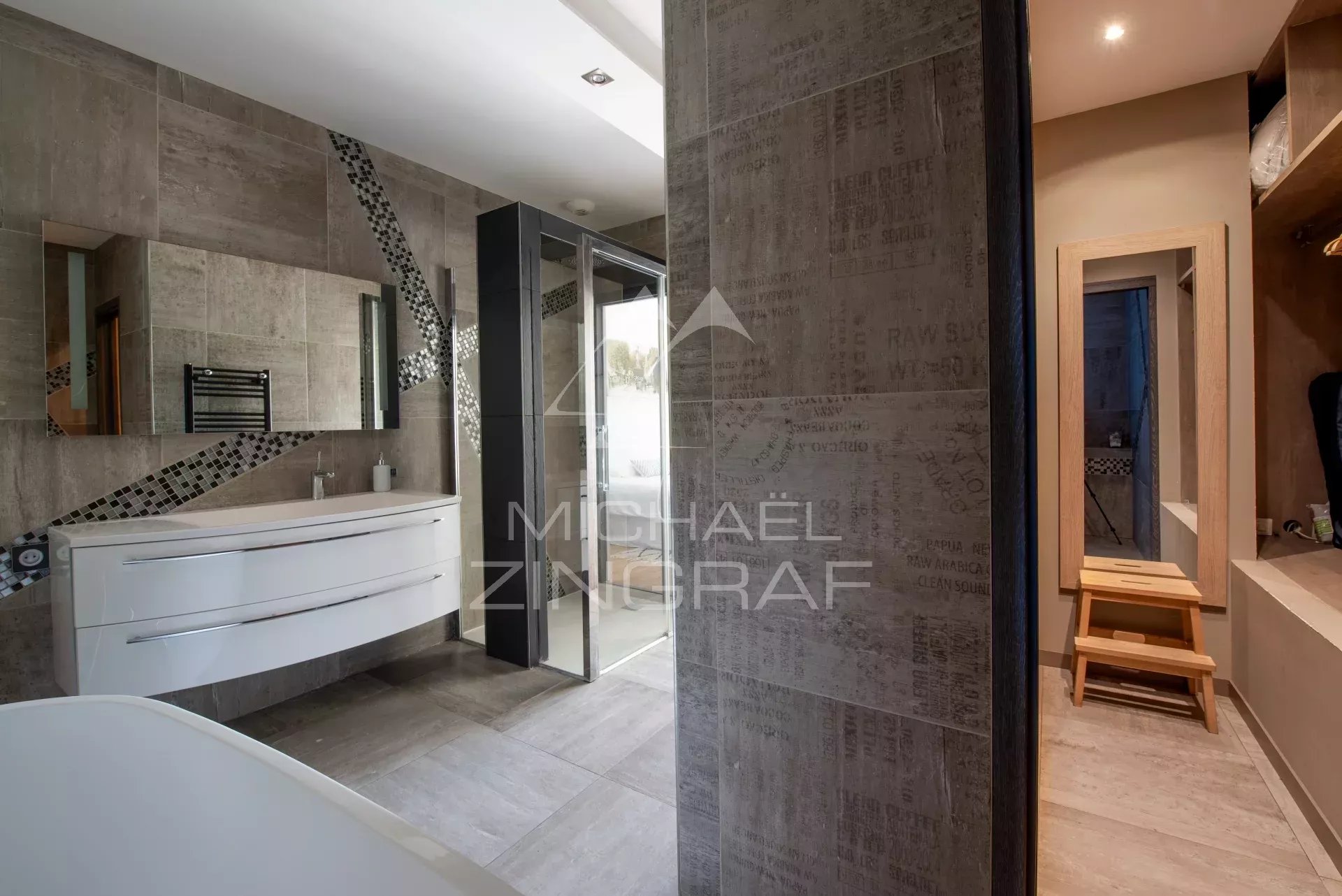 Très belle maison de plain pied avec piscine