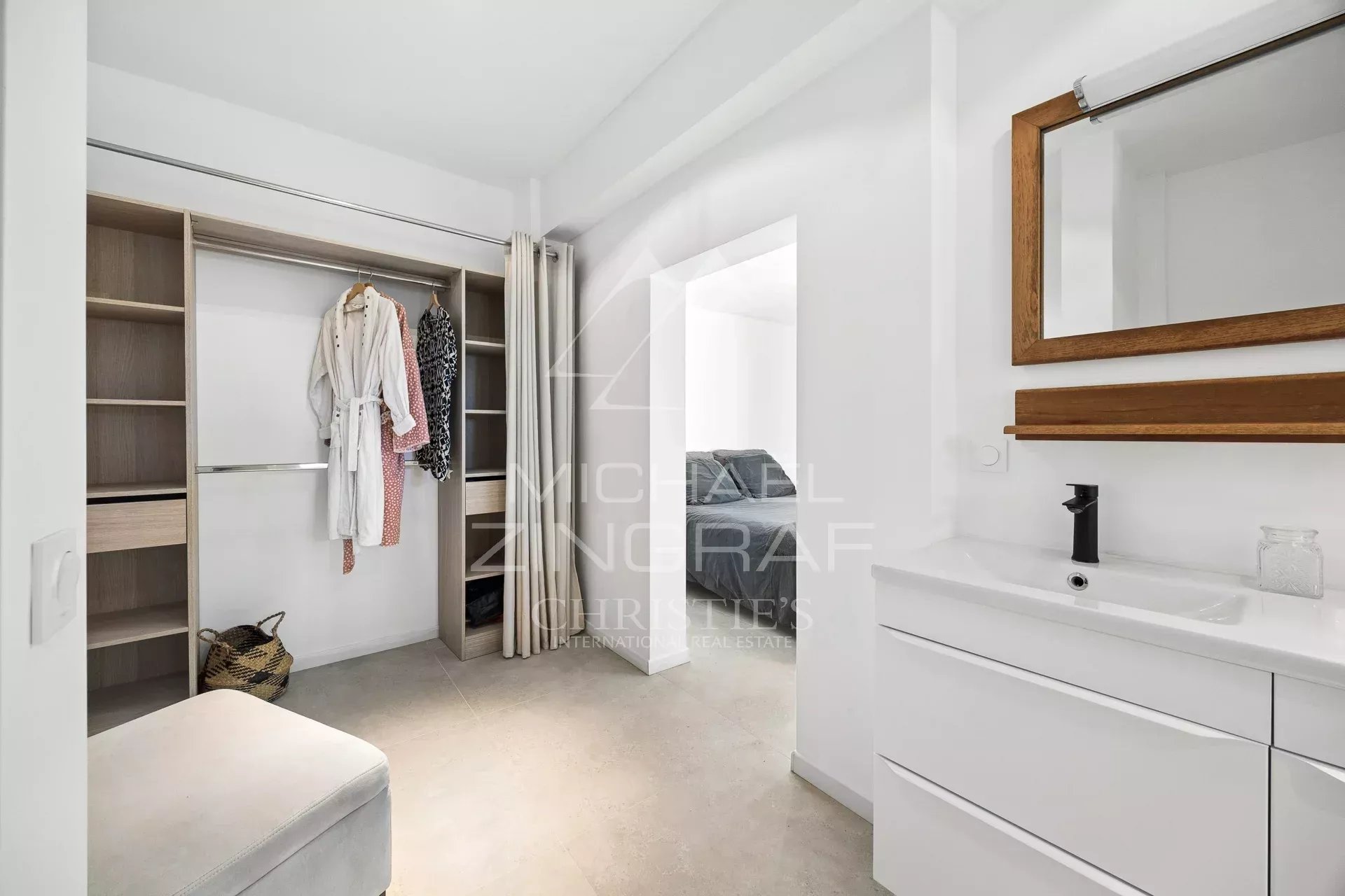 PROPRIÉTÉ CONTEMPORAINE AVEC VUE MER IMPRENABLE