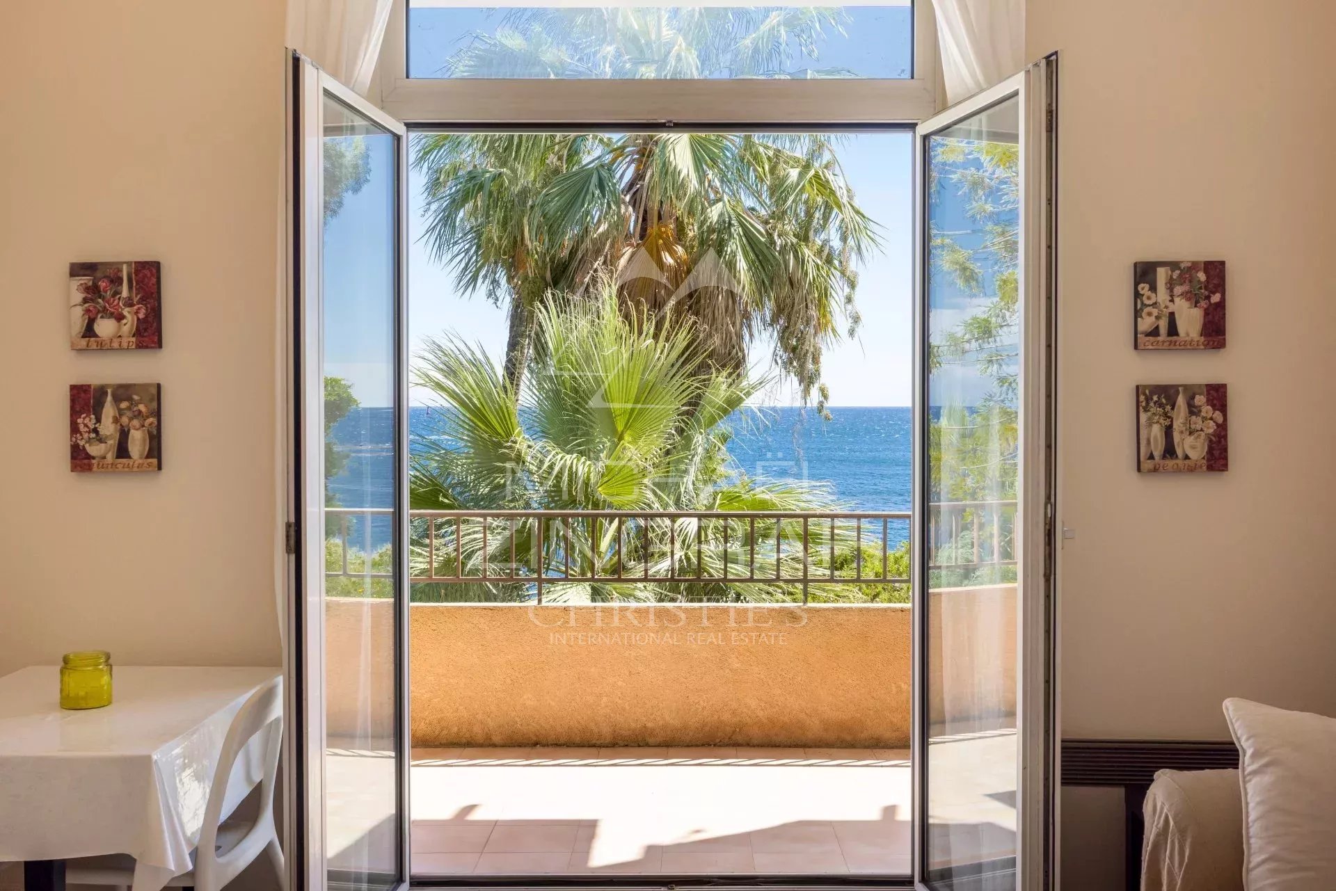 Cannes et Golfe-Juan – Vue mer imprenable et accès direct à la mer